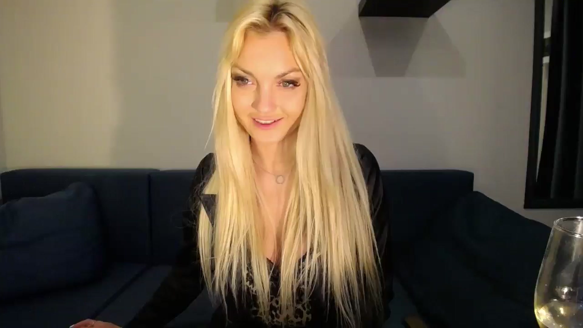 Gallery image thumbnail from AlissyaMay's myfreecams stream on, 02/25/2025, 08:40 image 4 of 20