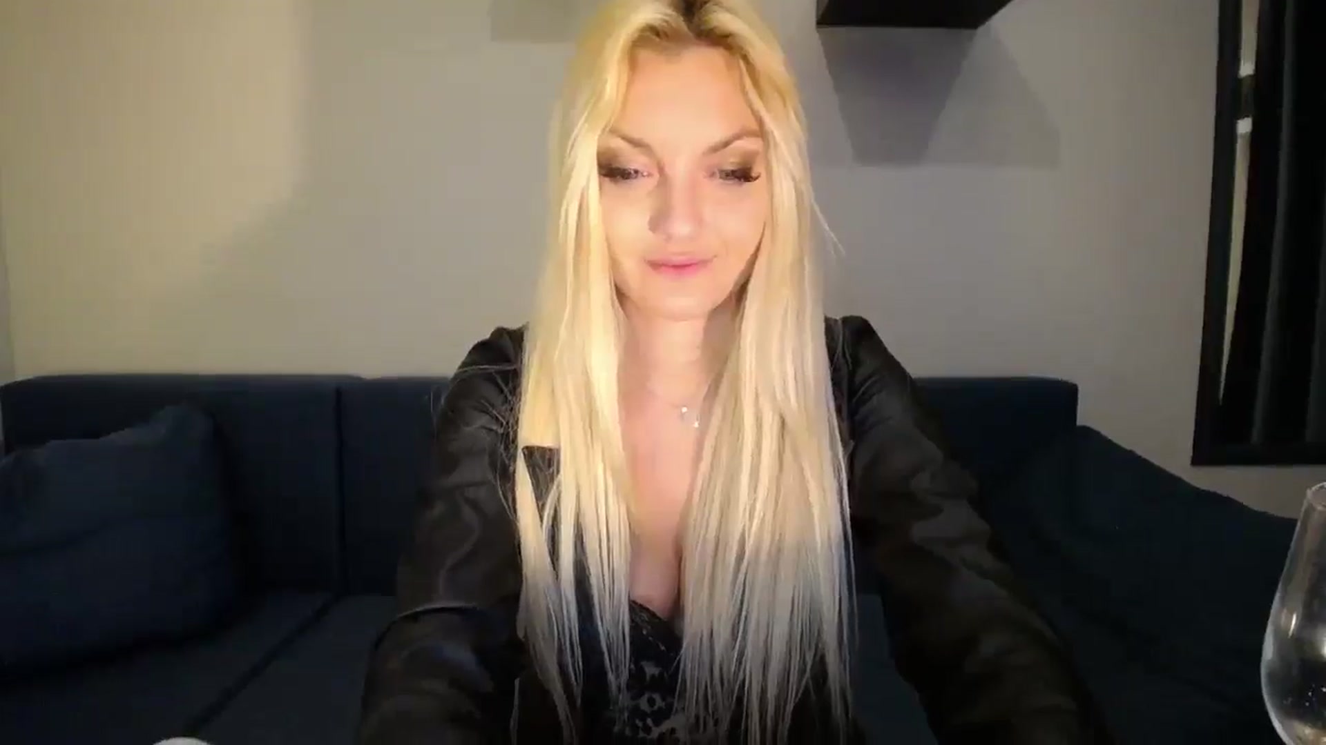 Gallery image thumbnail from AlissyaMay's myfreecams stream on, 02/25/2025, 08:40 image 12 of 20
