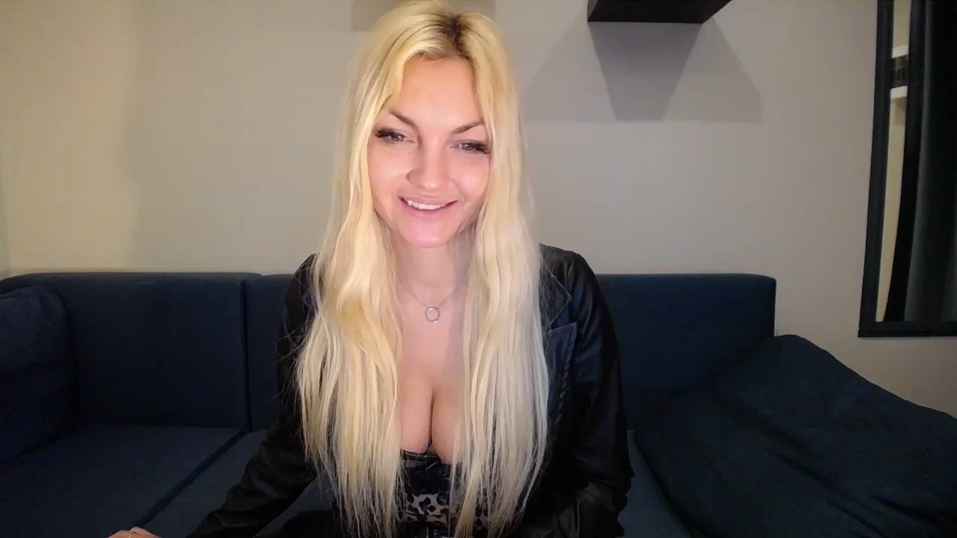 Gallery image thumbnail from AlissyaMay's myfreecams stream on, 02/26/2025, 09:34 image 5 of 20
