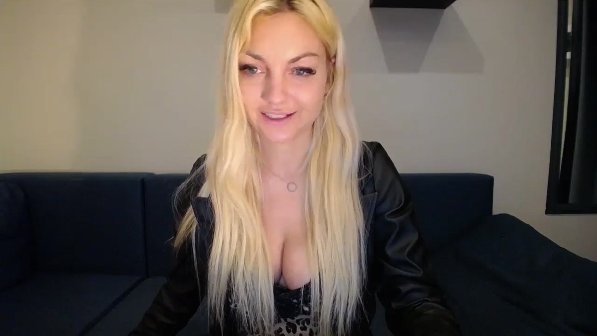 Gallery image thumbnail from AlissyaMay's myfreecams stream on, 02/26/2025, 09:34 image 11 of 20