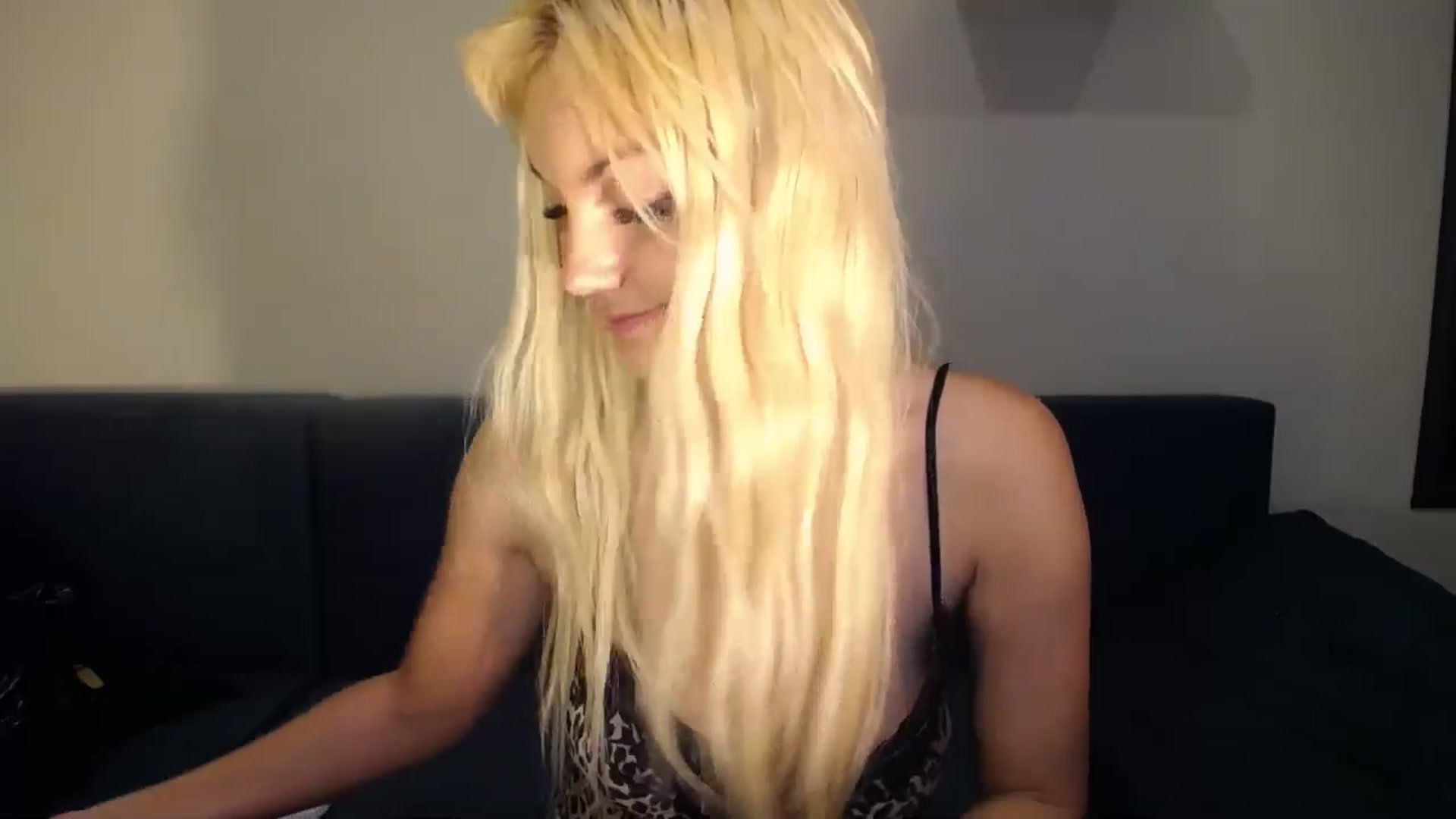 Gallery image thumbnail from AlissyaMay's myfreecams stream on, 02/26/2025, 10:15 image 10 of 20