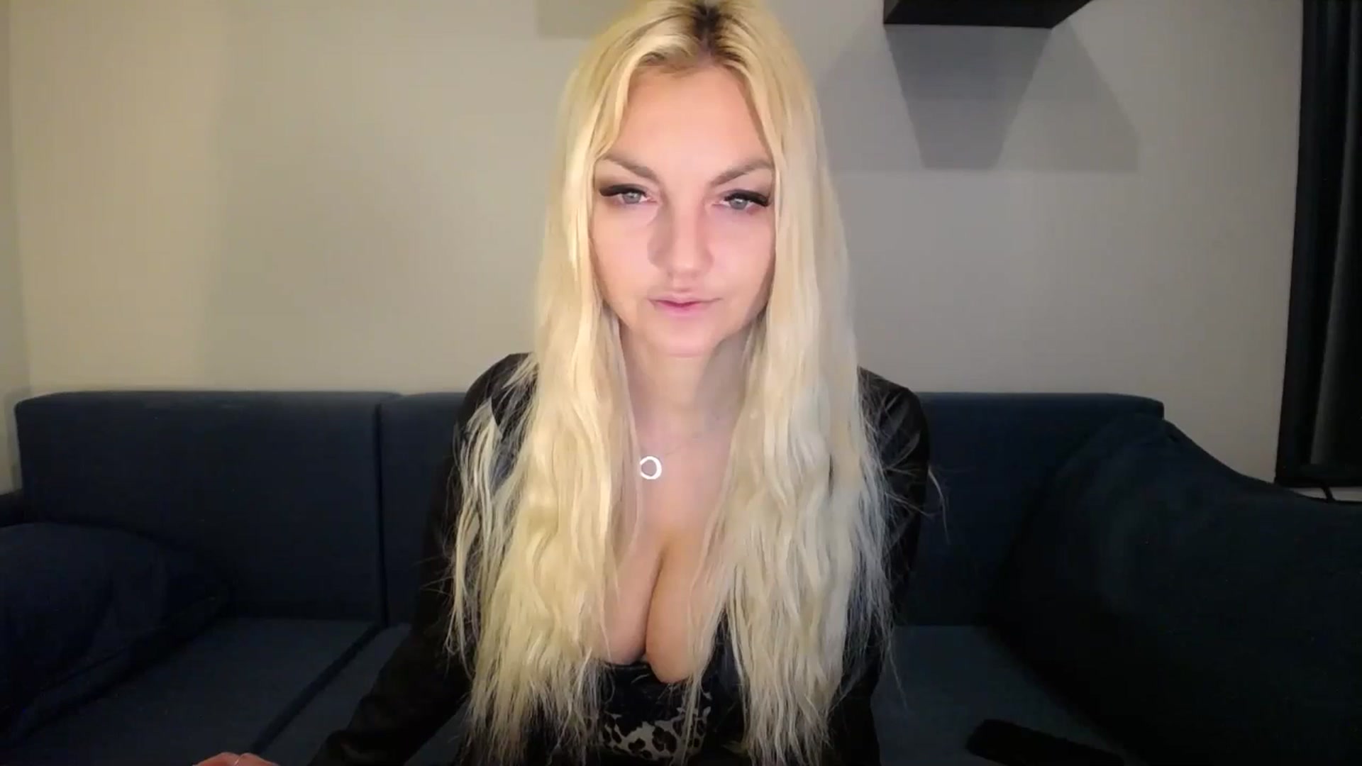 Gallery image thumbnail from AlissyaMay's myfreecams stream on, 02/27/2025, 11:45 image 7 of 20