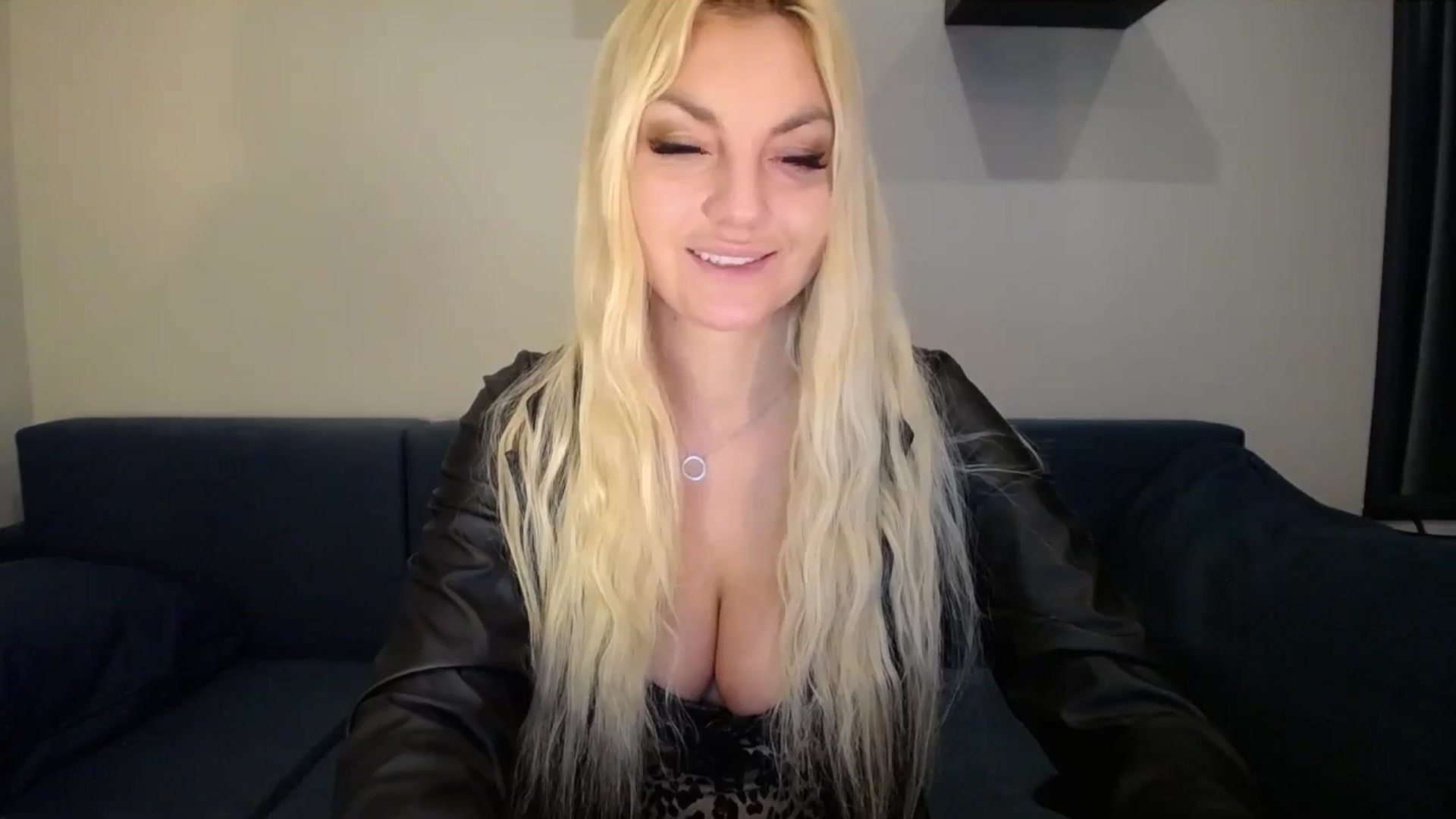 Gallery image thumbnail from AlissyaMay's myfreecams stream on, 02/27/2025, 11:45 image 2 of 20