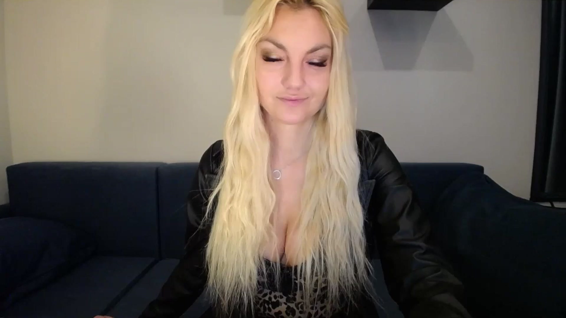 Gallery image thumbnail from AlissyaMay's myfreecams stream on, 02/27/2025, 11:45 image 11 of 20
