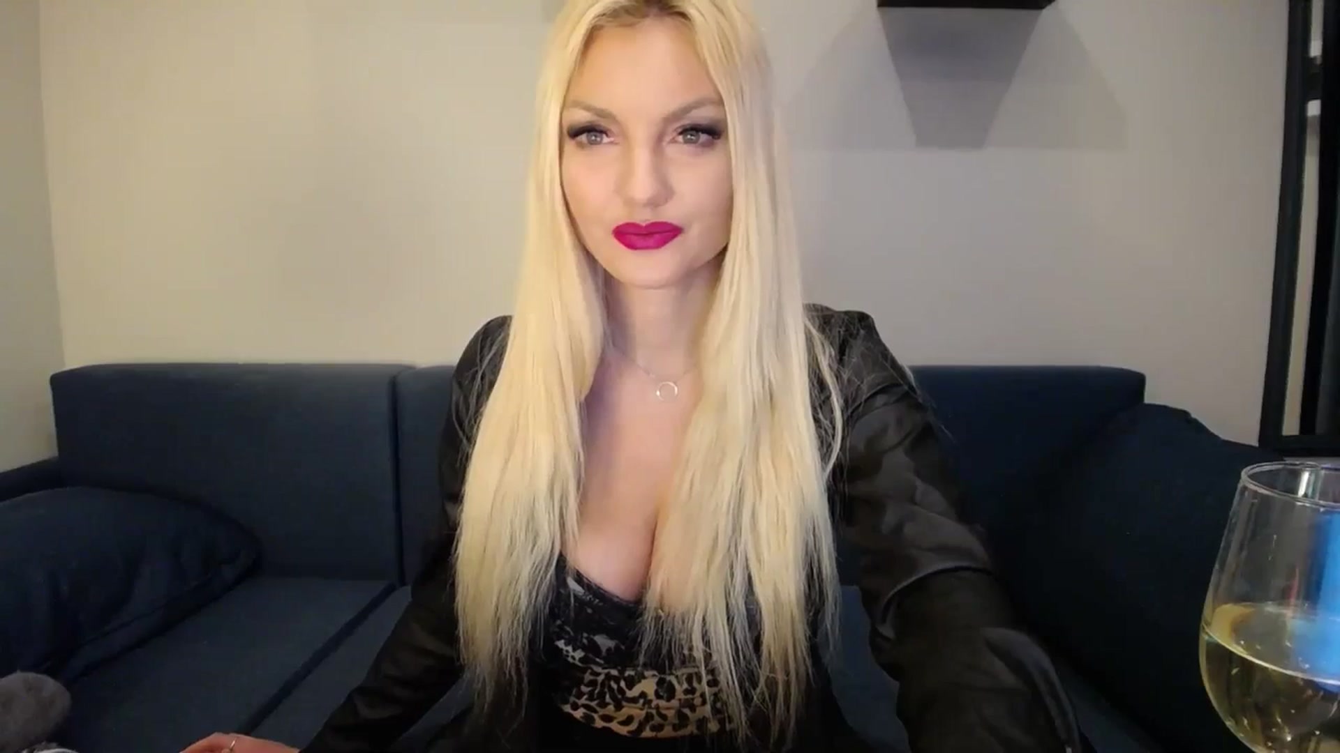 Gallery image thumbnail from AlissyaMay's myfreecams stream on, 02/27/2025, 17:44 image 15 of 20
