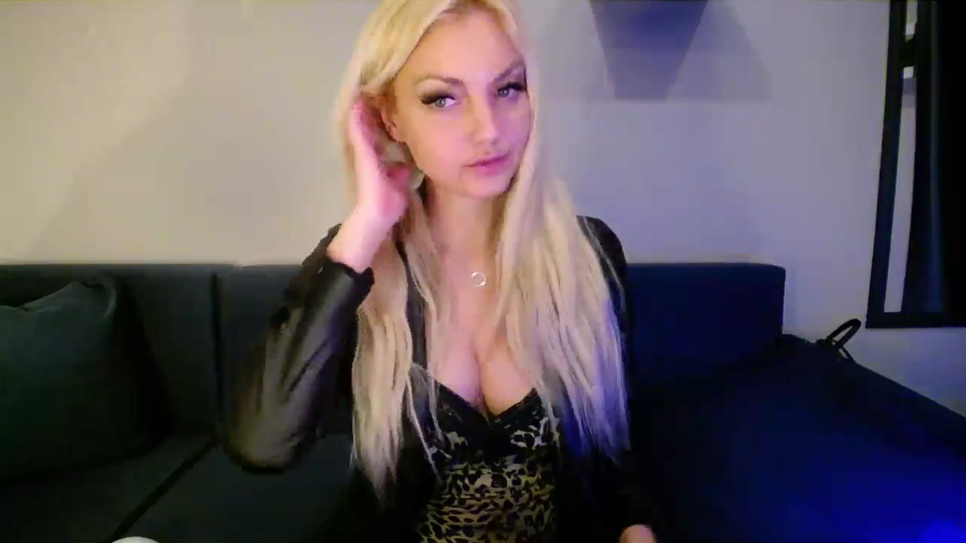Gallery image thumbnail from AlissyaMay's myfreecams stream on, 03/01/2025, 19:08 image 20 of 20
