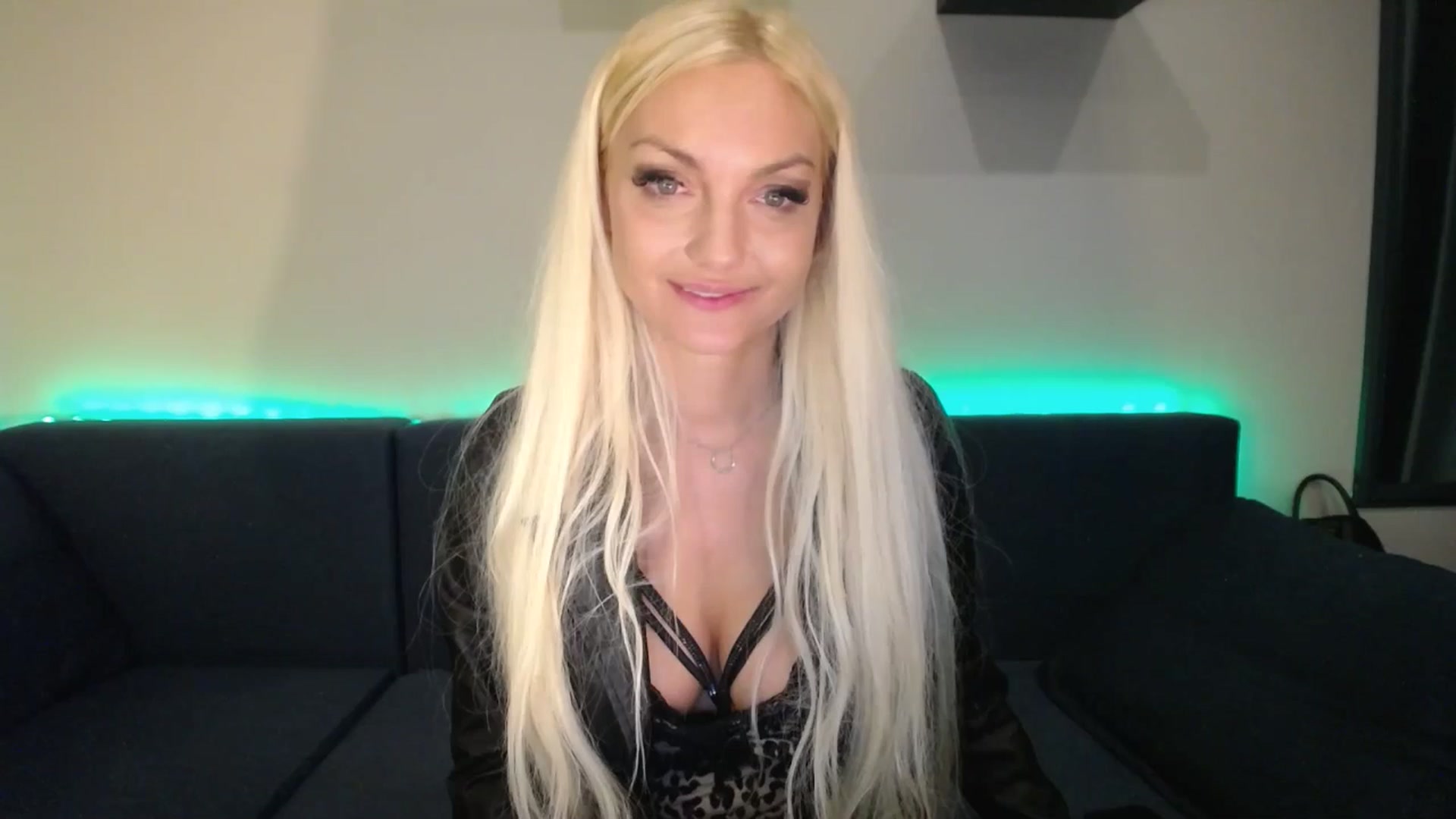 Gallery image thumbnail from AlissyaMay's myfreecams stream on, 03/15/2025, 08:42 image 18 of 20