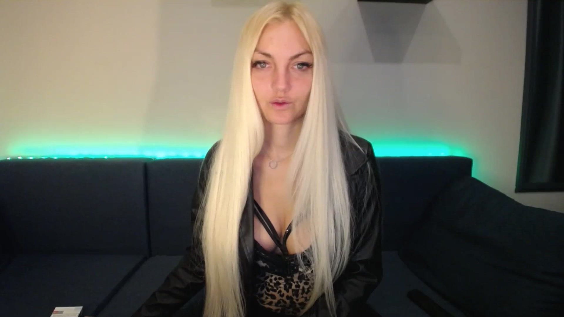Gallery image thumbnail from AlissyaMay's myfreecams stream on, 03/18/2025, 07:18 image 16 of 20