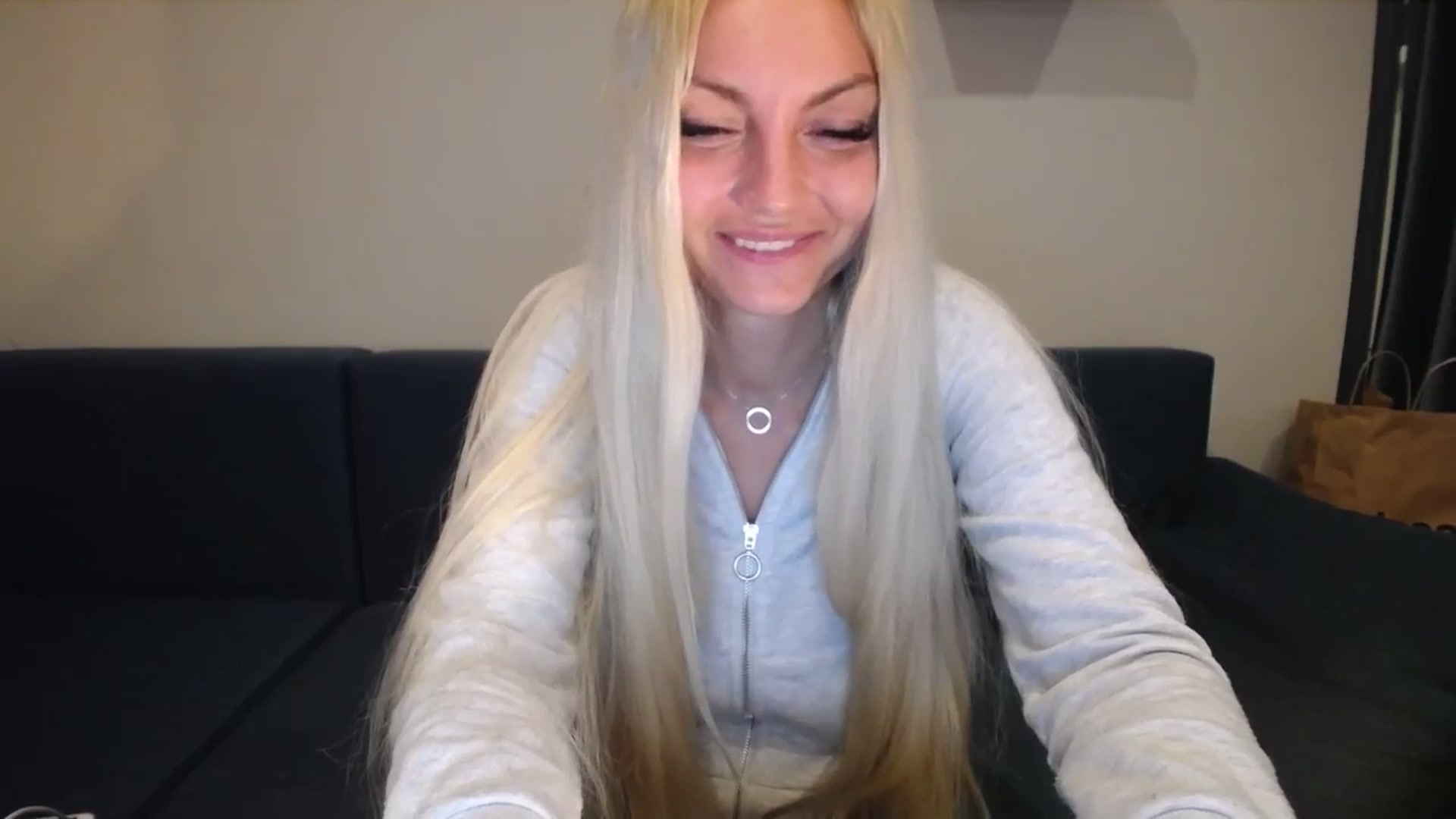 Gallery image thumbnail from AlissyaMay's myfreecams stream on, 03/20/2025, 12:29 image 2 of 20