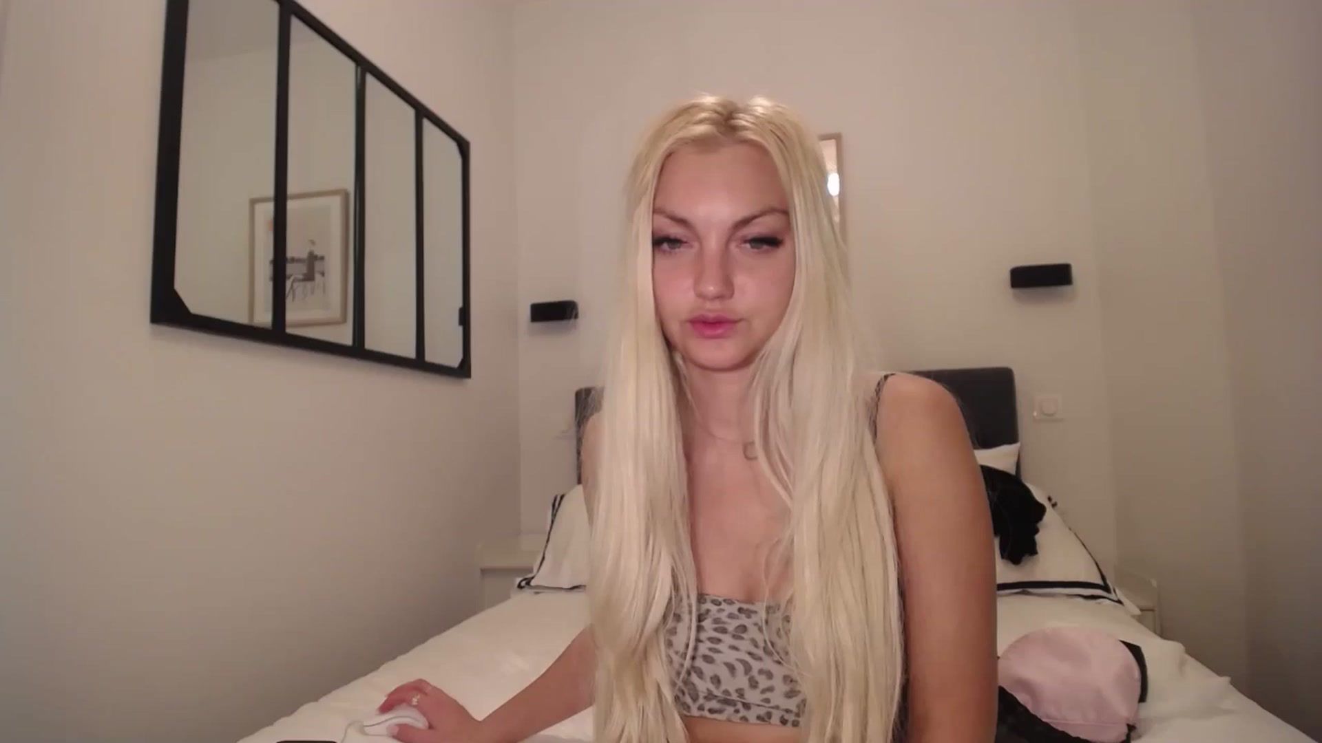 Gallery image thumbnail from AlissyaMay's myfreecams stream on, 03/28/2025, 21:49 image 12 of 20
