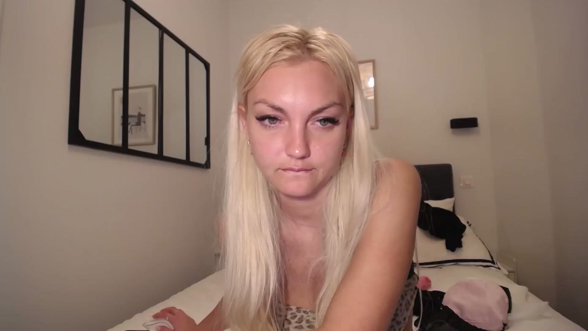 Gallery image thumbnail from AlissyaMay's myfreecams stream on, 03/28/2025, 21:49 image 15 of 20