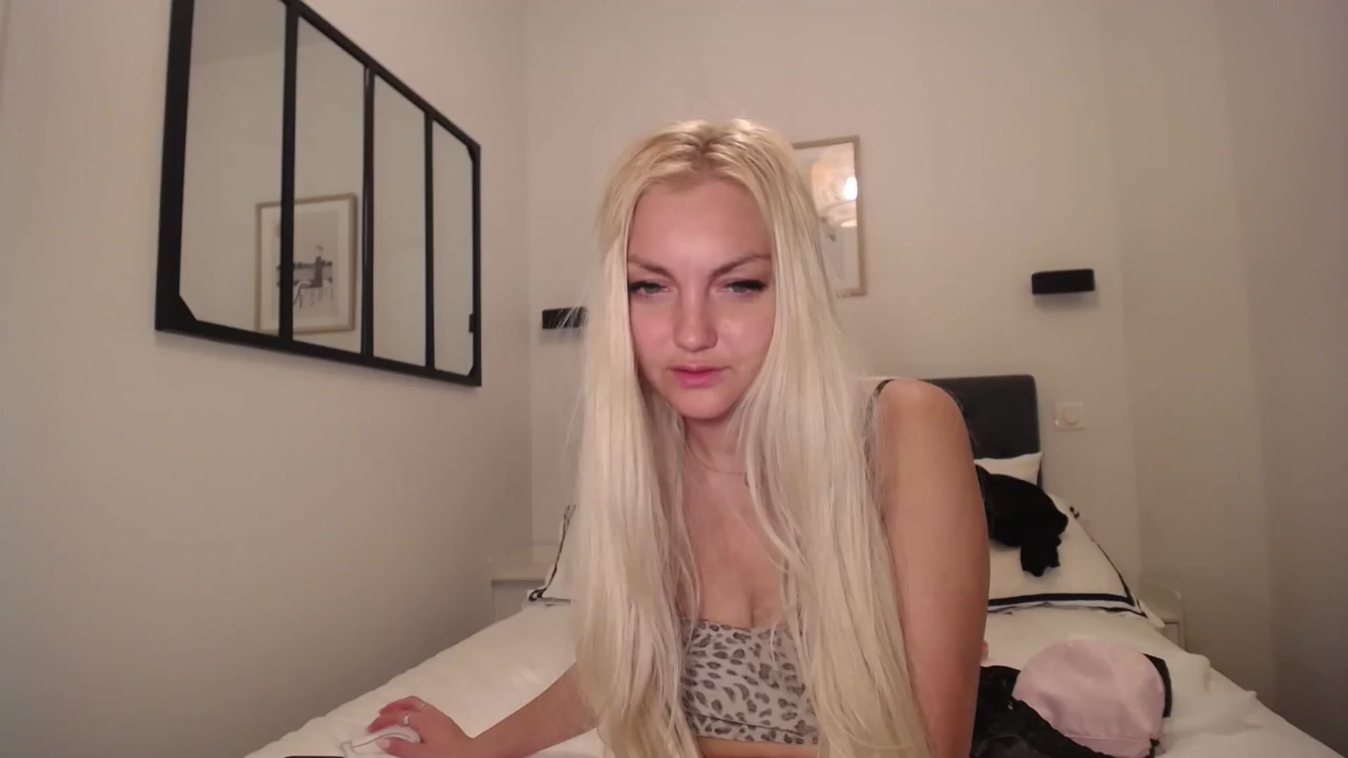 Gallery image thumbnail from AlissyaMay's myfreecams stream on, 03/28/2025, 21:49 image 14 of 20