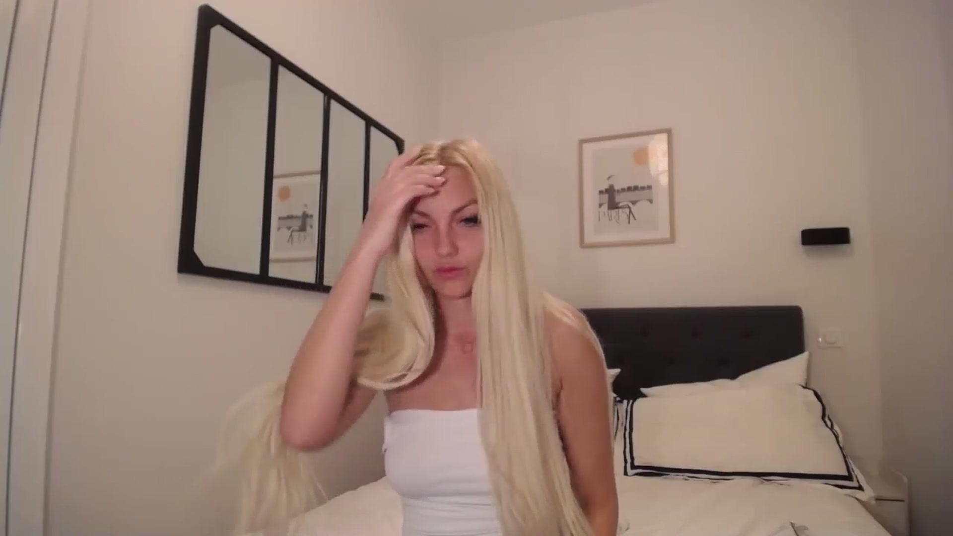 Gallery image thumbnail from AlissyaMay's myfreecams stream on, 03/29/2025, 21:11 image 20 of 20