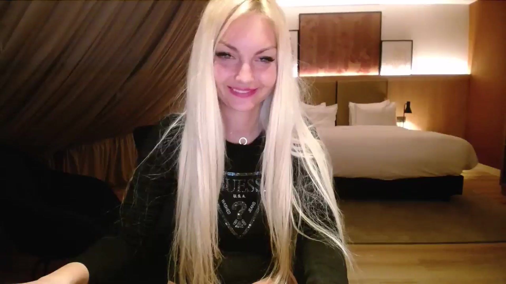 Gallery image thumbnail from AlissyaMay's myfreecams stream on, 04/04/2025, 24:24 image 5 of 20