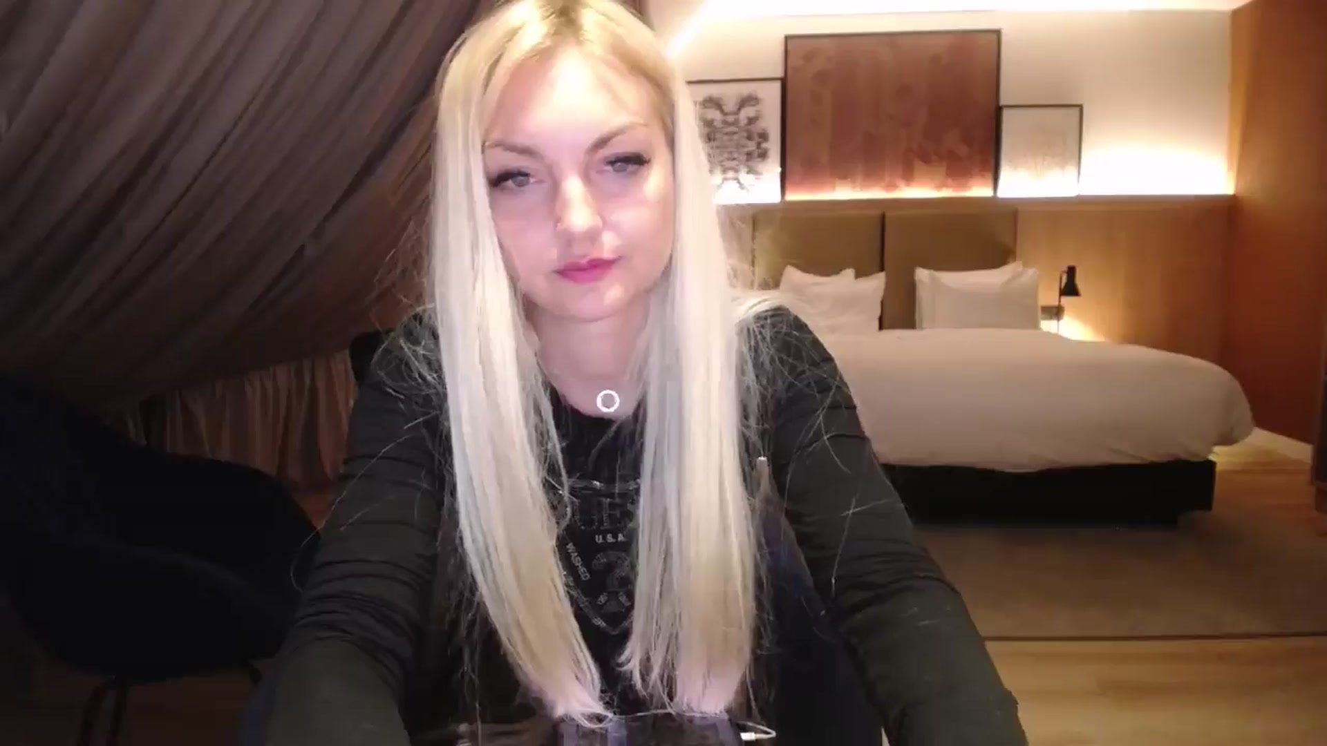 Gallery image thumbnail from AlissyaMay's myfreecams stream on, 04/04/2025, 24:24 image 15 of 20