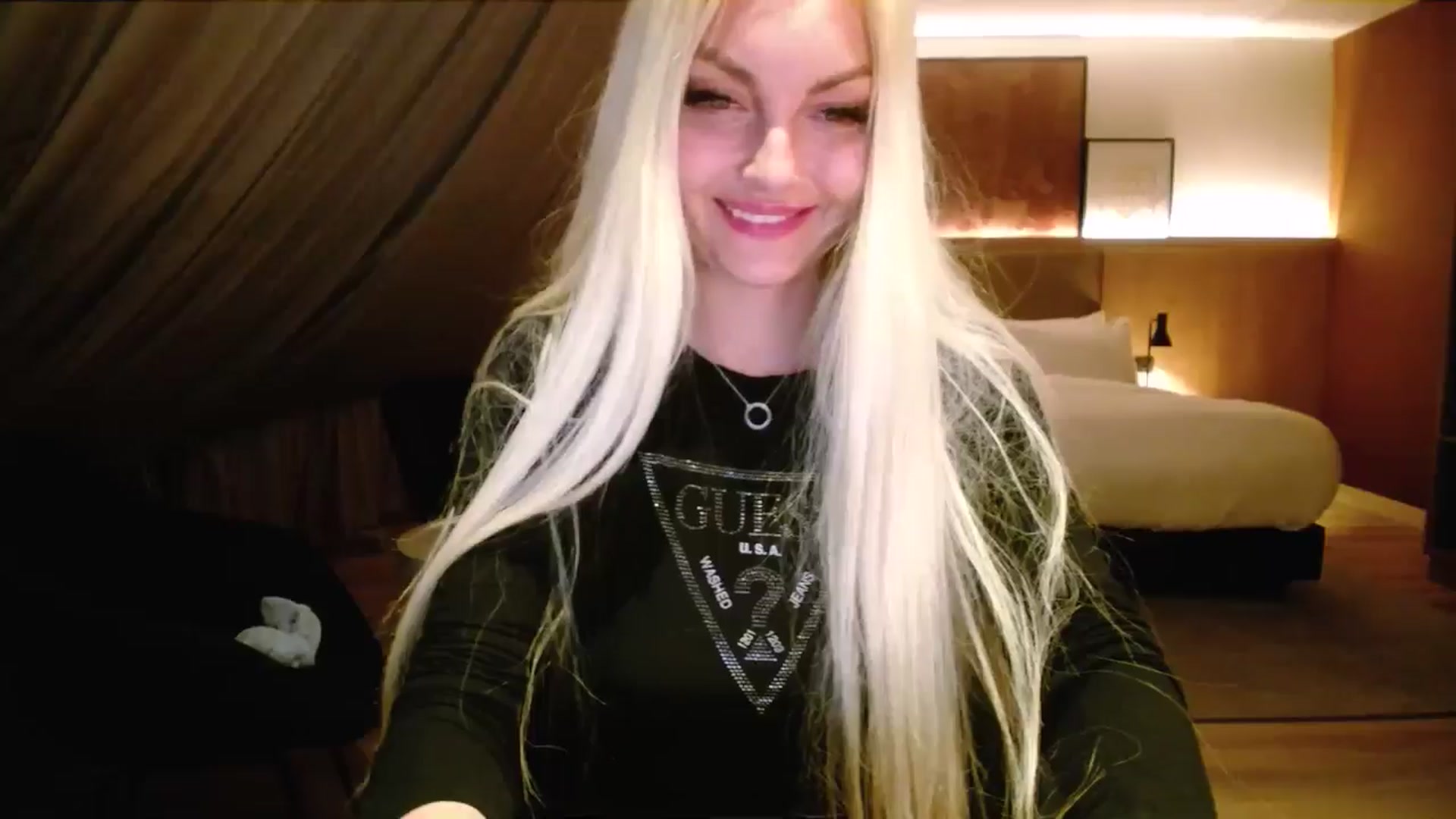 Gallery image thumbnail from AlissyaMay's myfreecams stream on, 04/05/2025, 01:02 image 10 of 20
