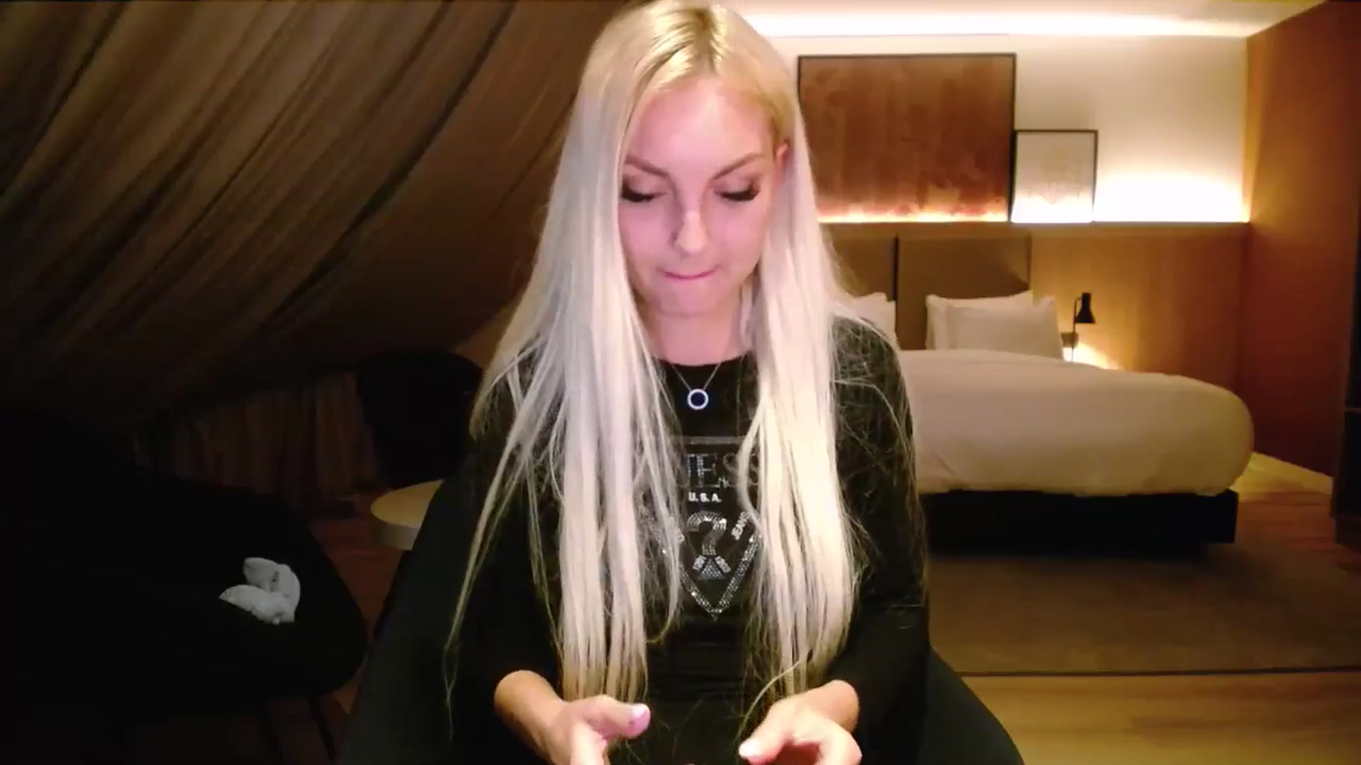 Gallery image thumbnail from AlissyaMay's myfreecams stream on, 04/05/2025, 01:02 image 11 of 20