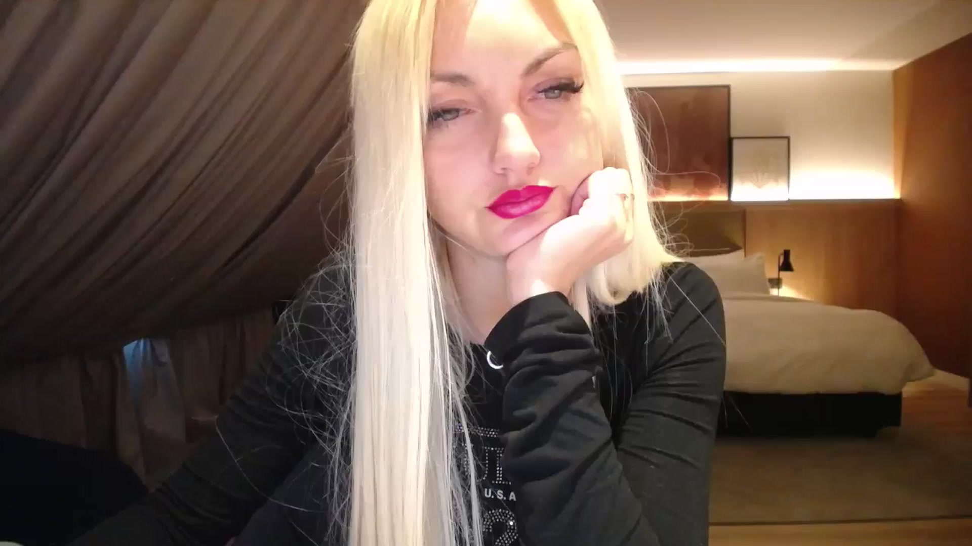 Gallery image thumbnail from AlissyaMay's myfreecams stream on, 04/07/2025, 15:02 image 14 of 20