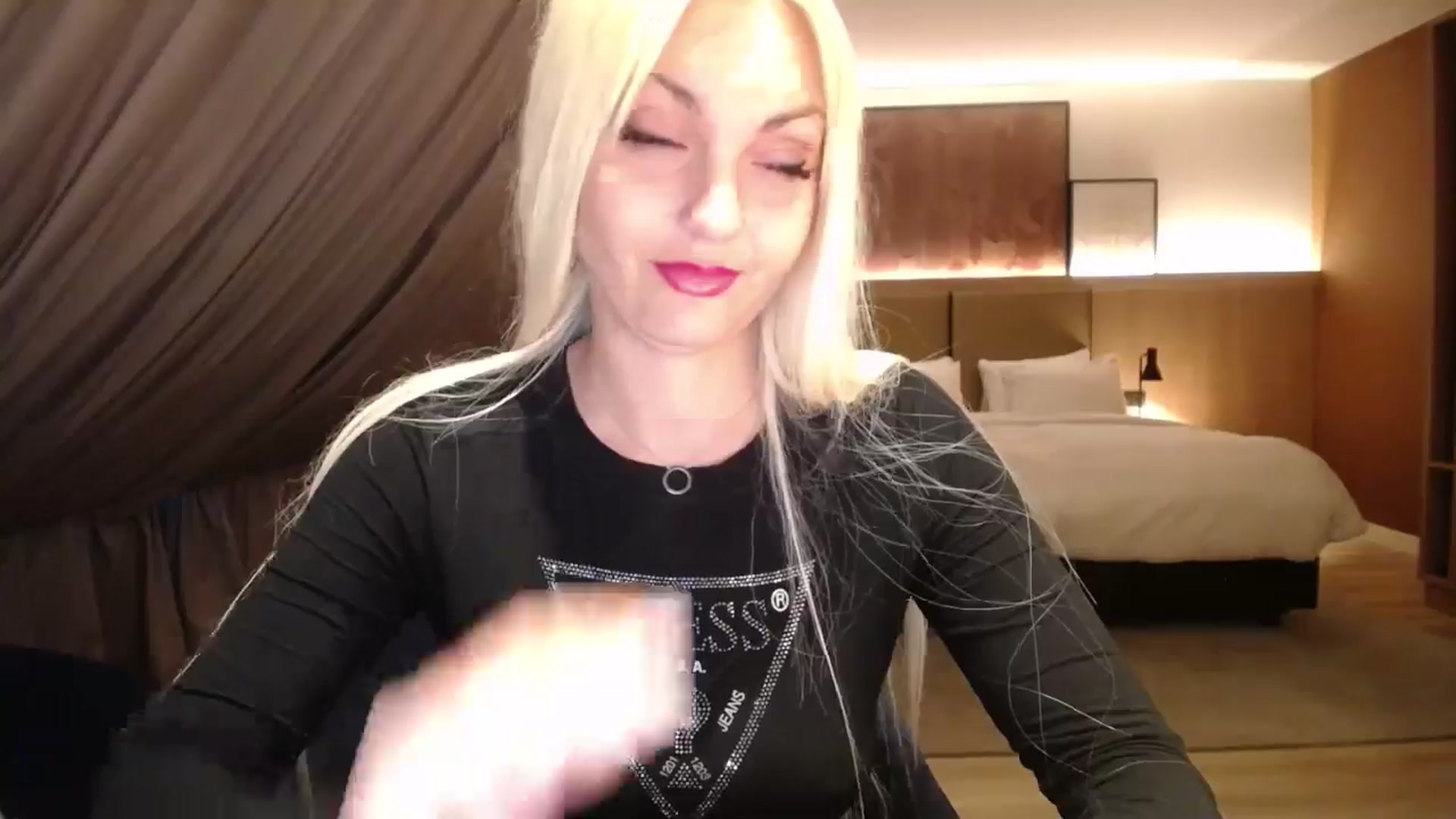 Gallery image thumbnail from AlissyaMay's myfreecams stream on, 04/07/2025, 17:15 image 15 of 20