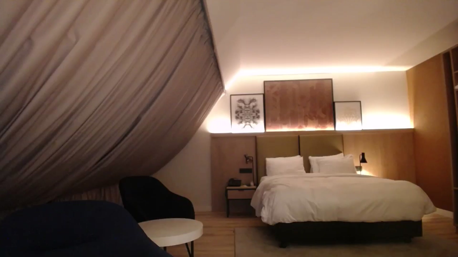 Gallery image thumbnail from AlissyaMay's myfreecams stream on, 04/07/2025, 17:57 image 10 of 20