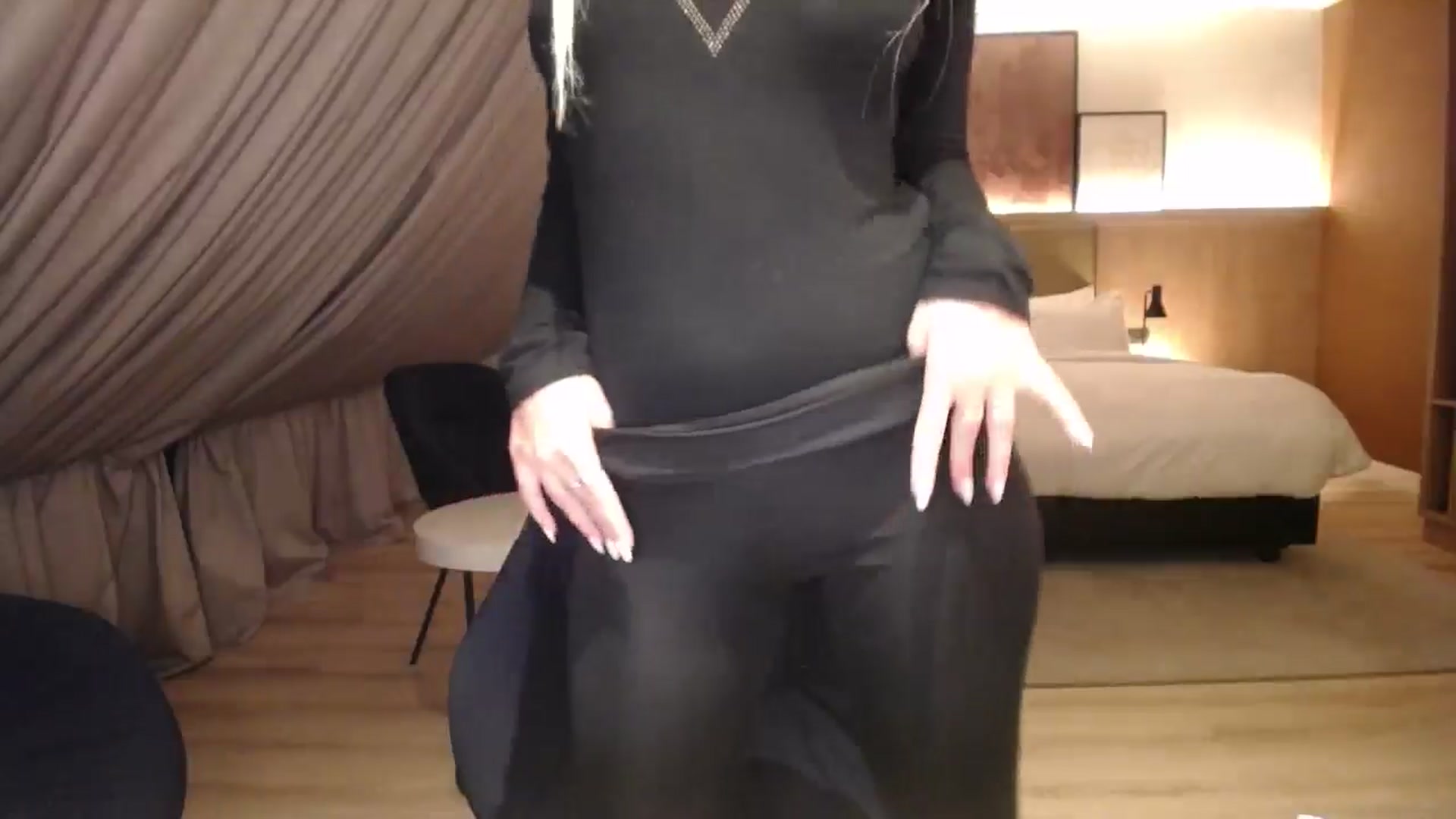 Gallery image thumbnail from AlissyaMay's myfreecams stream on, 04/07/2025, 19:03 image 10 of 20