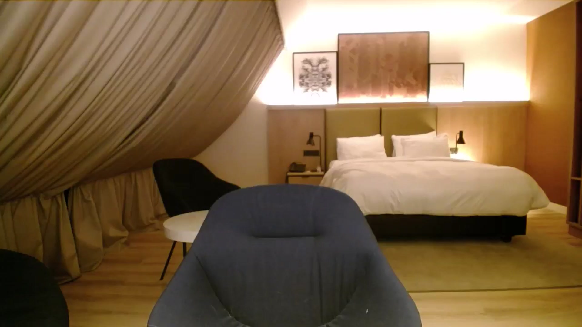 Gallery image thumbnail from AlissyaMay's myfreecams stream on, 04/07/2025, 21:54 image 2 of 20
