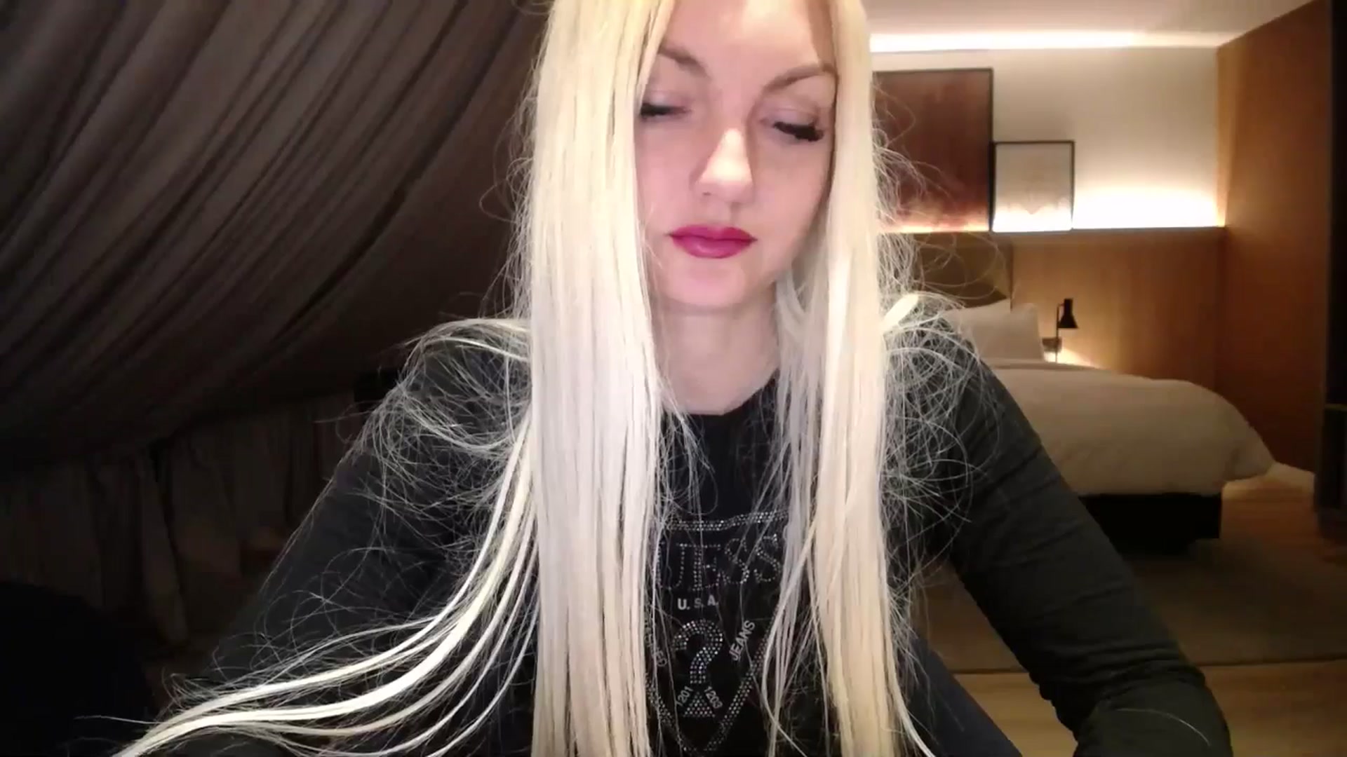 Gallery image thumbnail from AlissyaMay's myfreecams stream on, 04/07/2025, 22:56 image 14 of 20