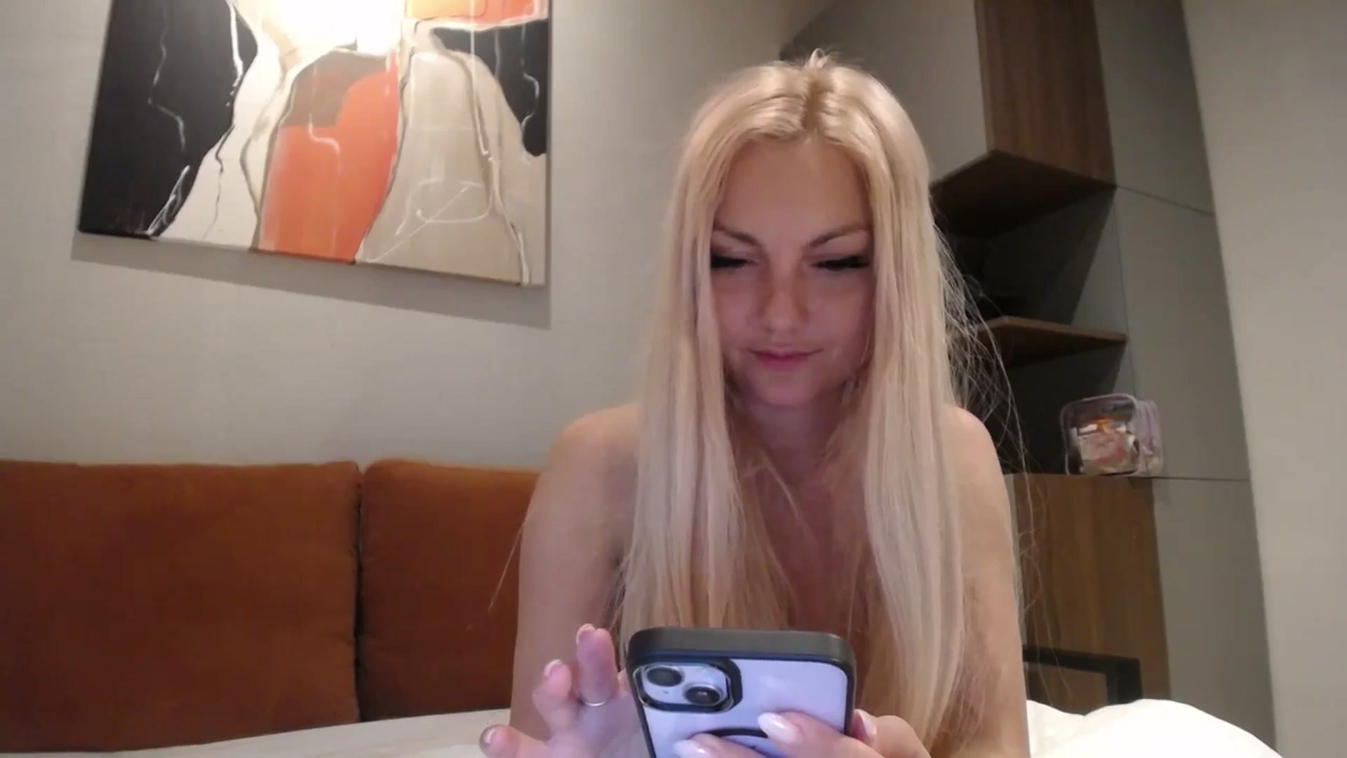Gallery image thumbnail from AlissyaMay's myfreecams stream on, 04/19/2025, 01:45 image 11 of 20