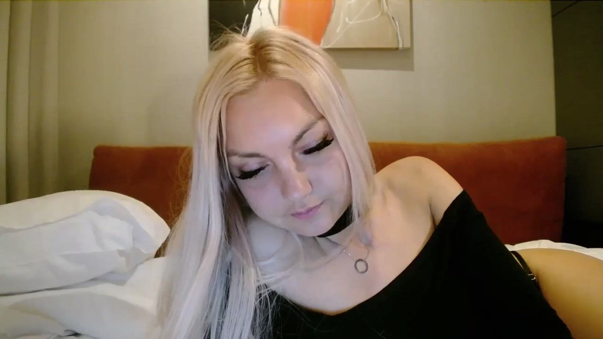 Gallery image thumbnail from AlissyaMay's myfreecams stream on, 04/19/2025, 04:46 image 3 of 20