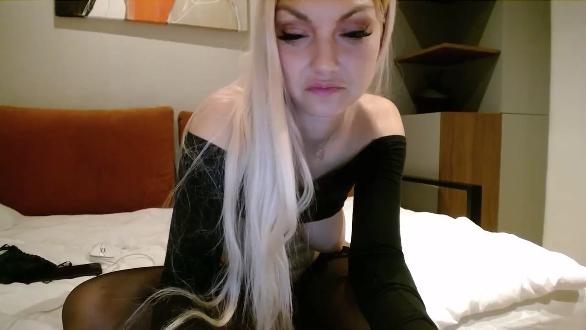 Gallery image thumbnail from AlissyaMay's myfreecams stream on, 04/21/2025, 24:48 image 17 of 20