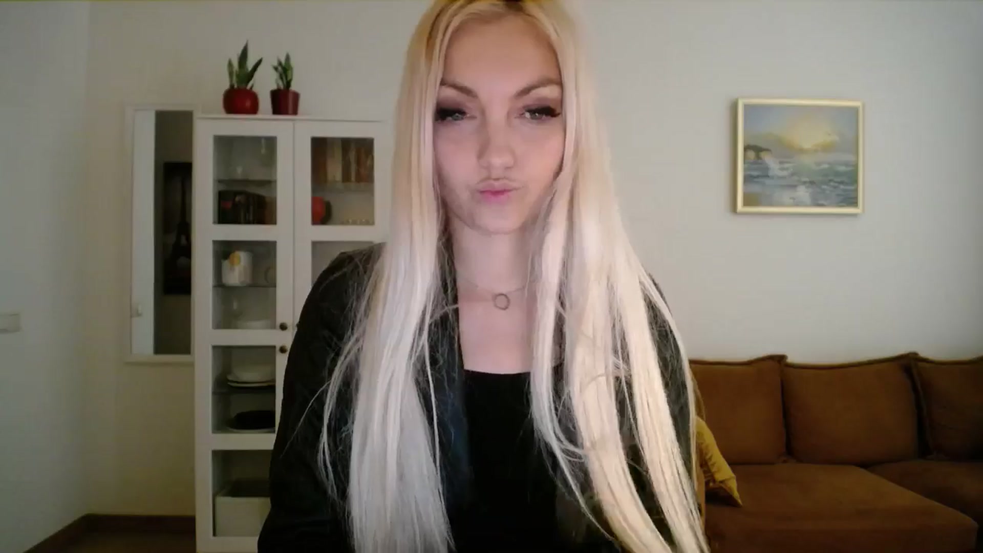 Gallery image thumbnail from AlissyaMay's myfreecams stream on, 04/25/2025, 13:04 image 15 of 20