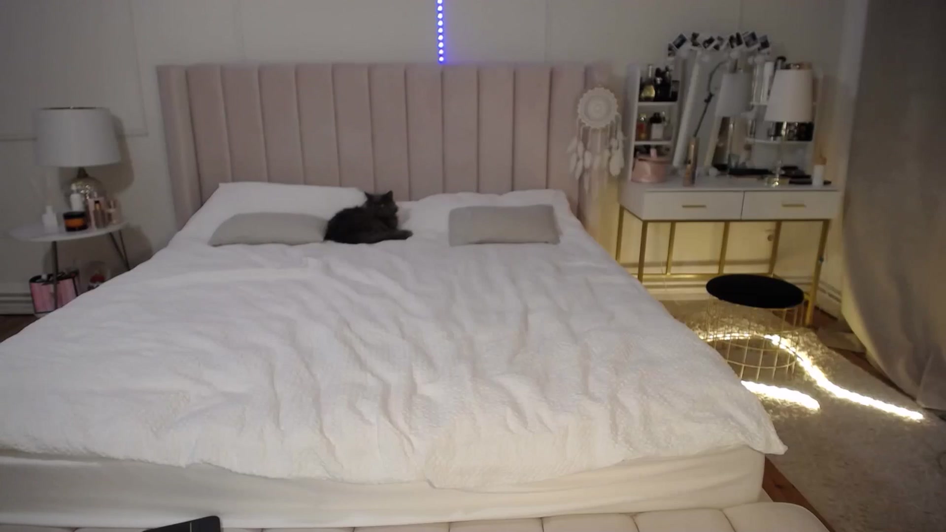 Gallery image thumbnail from AlissyaMay's myfreecams stream on, 05/12/2025, 22:44 image 17 of 20