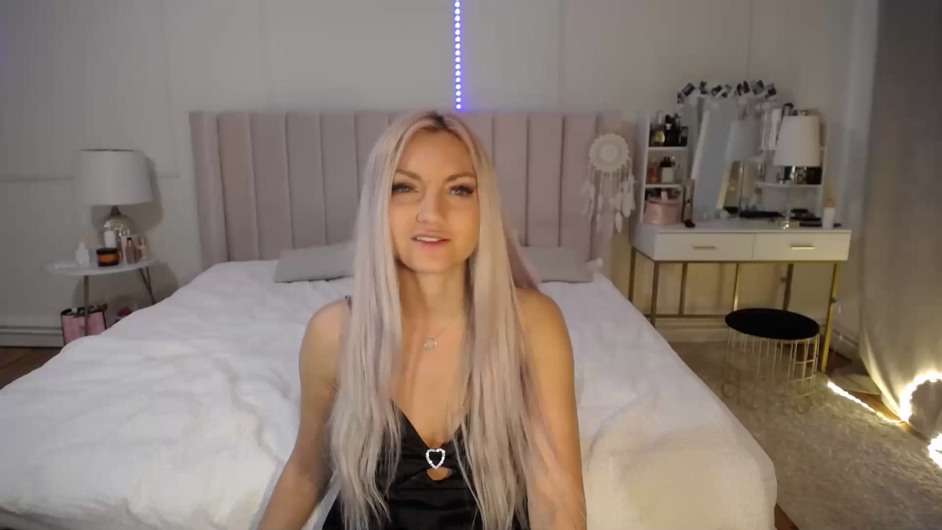 Gallery image thumbnail from AlissyaMay's myfreecams stream on, 05/14/2025, 03:51 image 20 of 20