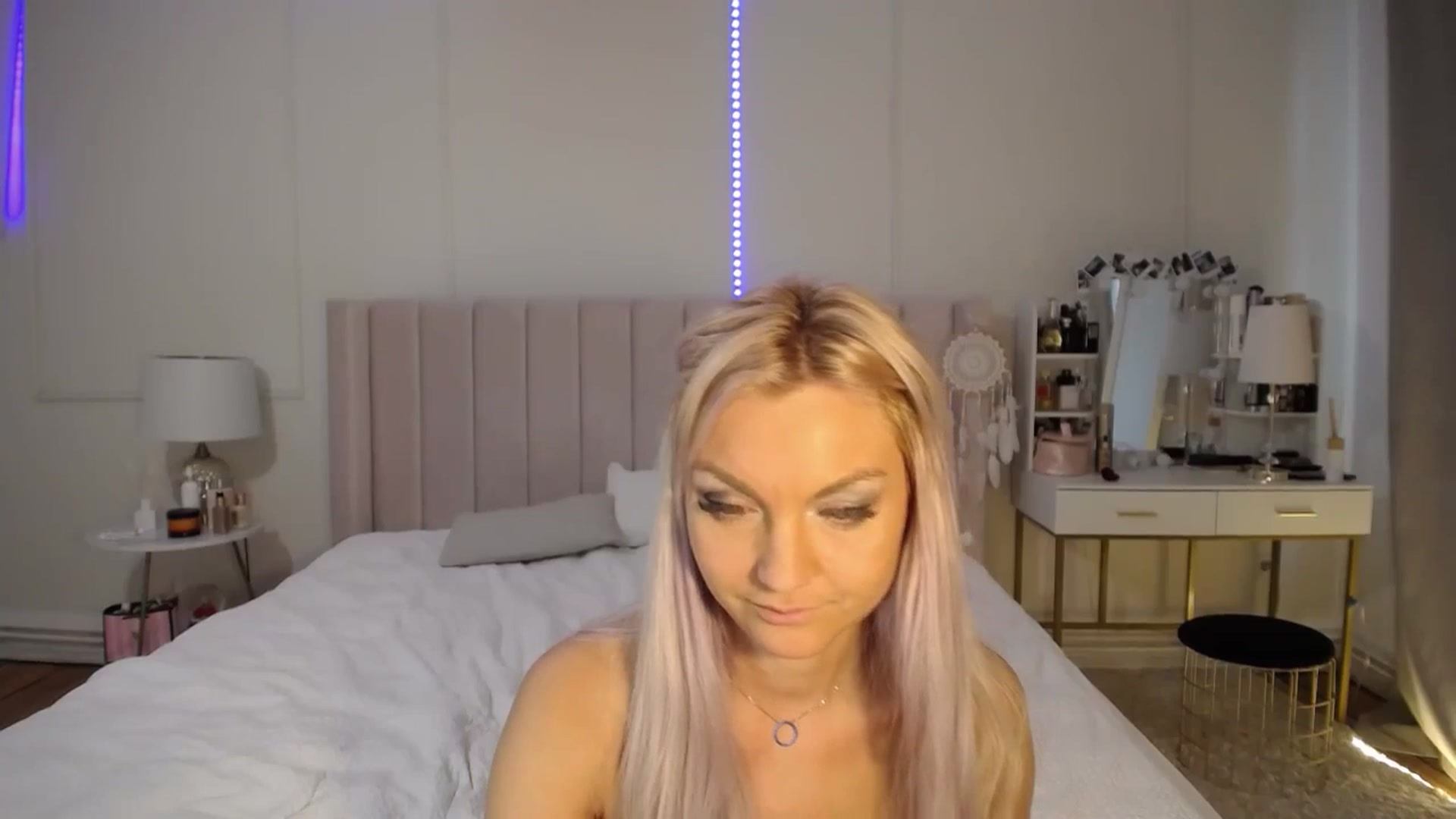 Gallery image thumbnail from AlissyaMay's myfreecams stream on, 05/14/2025, 05:16 image 20 of 20