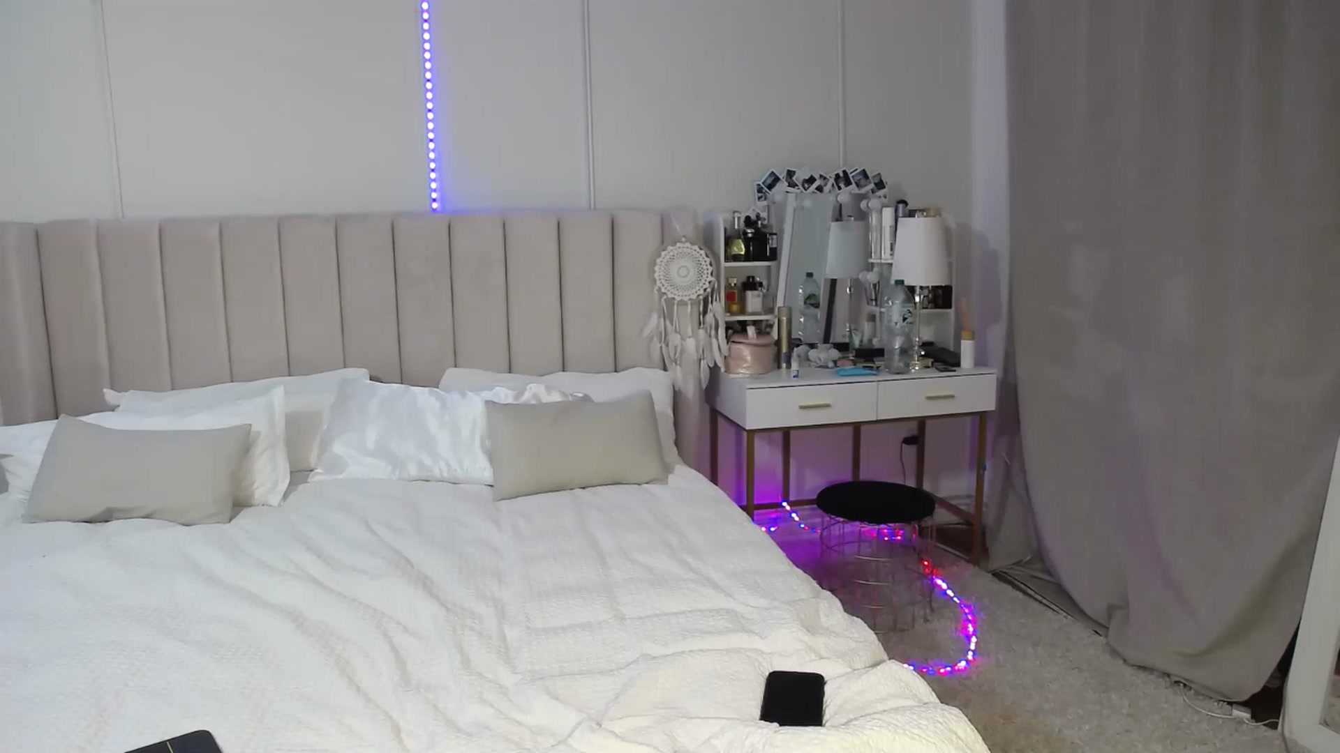 Gallery image thumbnail from AlissyaMay's myfreecams stream on, 05/24/2025, 23:57 image 4 of 20