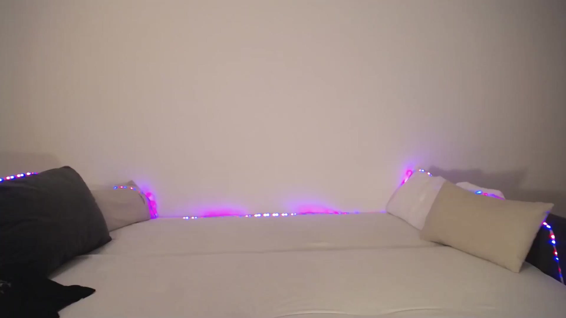 Gallery image thumbnail from AlissyaMay's myfreecams stream on, 06/01/2025, 18:28 image 10 of 20