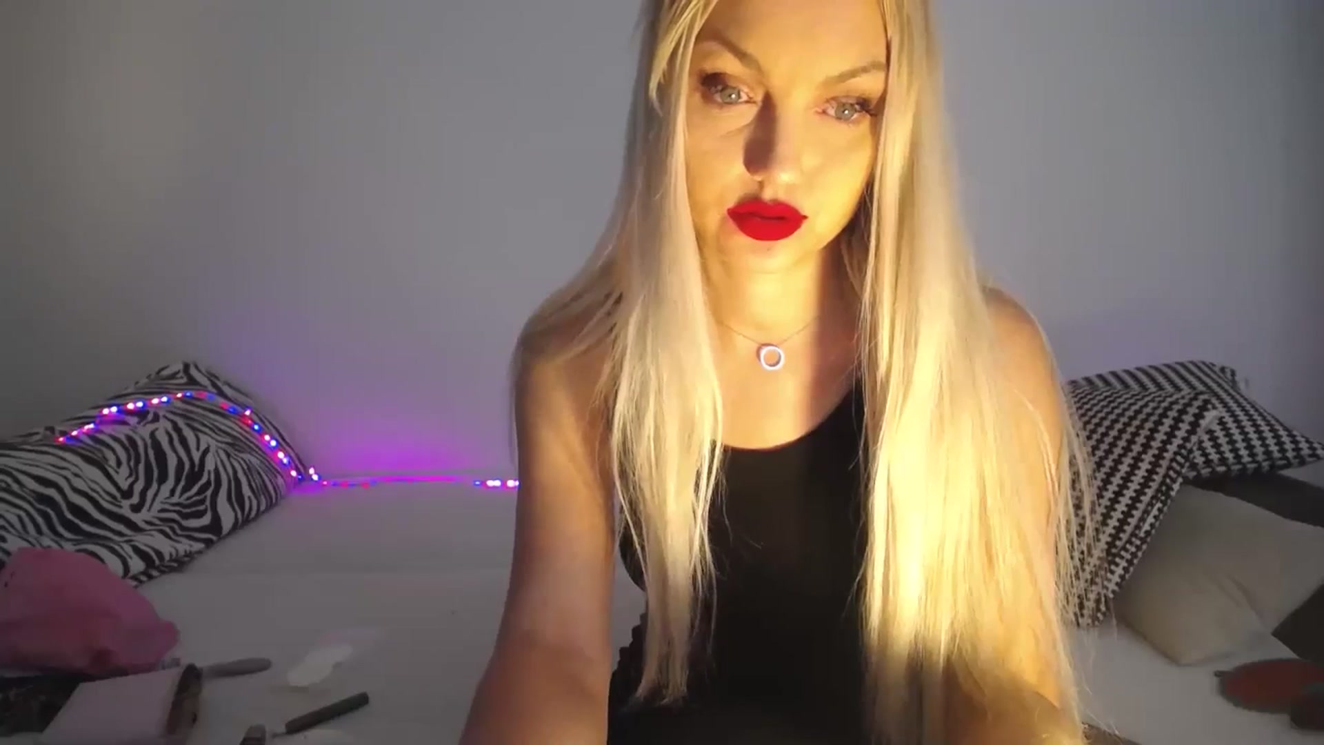 Gallery image thumbnail from AlissyaMay's myfreecams stream on, 06/09/2025, 07:01 image 8 of 20