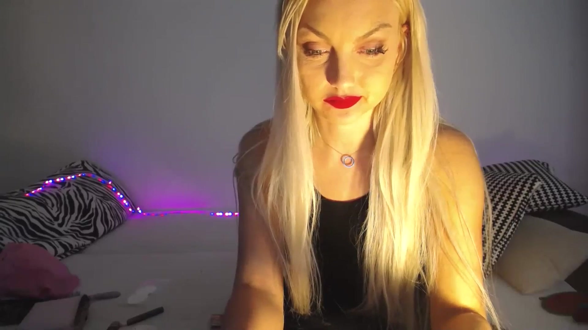 Gallery image thumbnail from AlissyaMay's myfreecams stream on, 06/09/2025, 07:01 image 11 of 20