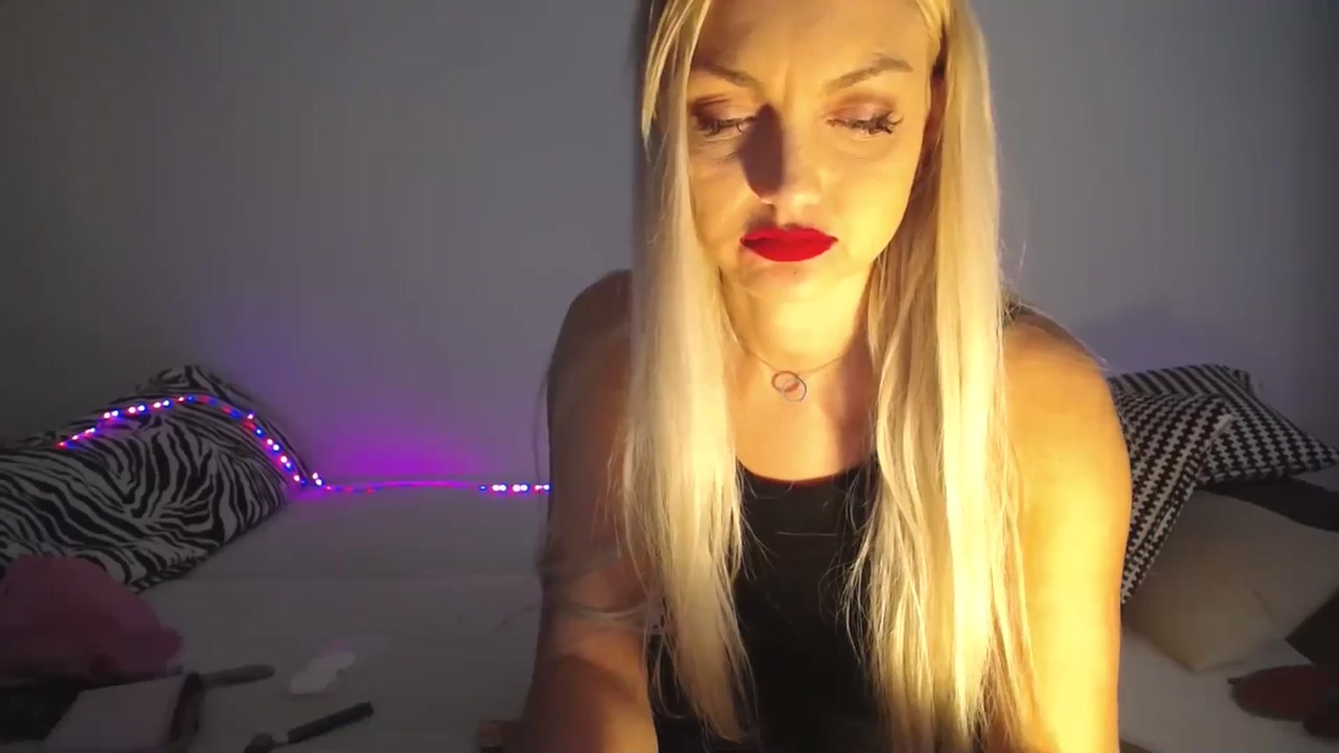Gallery image thumbnail from AlissyaMay's myfreecams stream on, 06/09/2025, 07:01 image 18 of 20