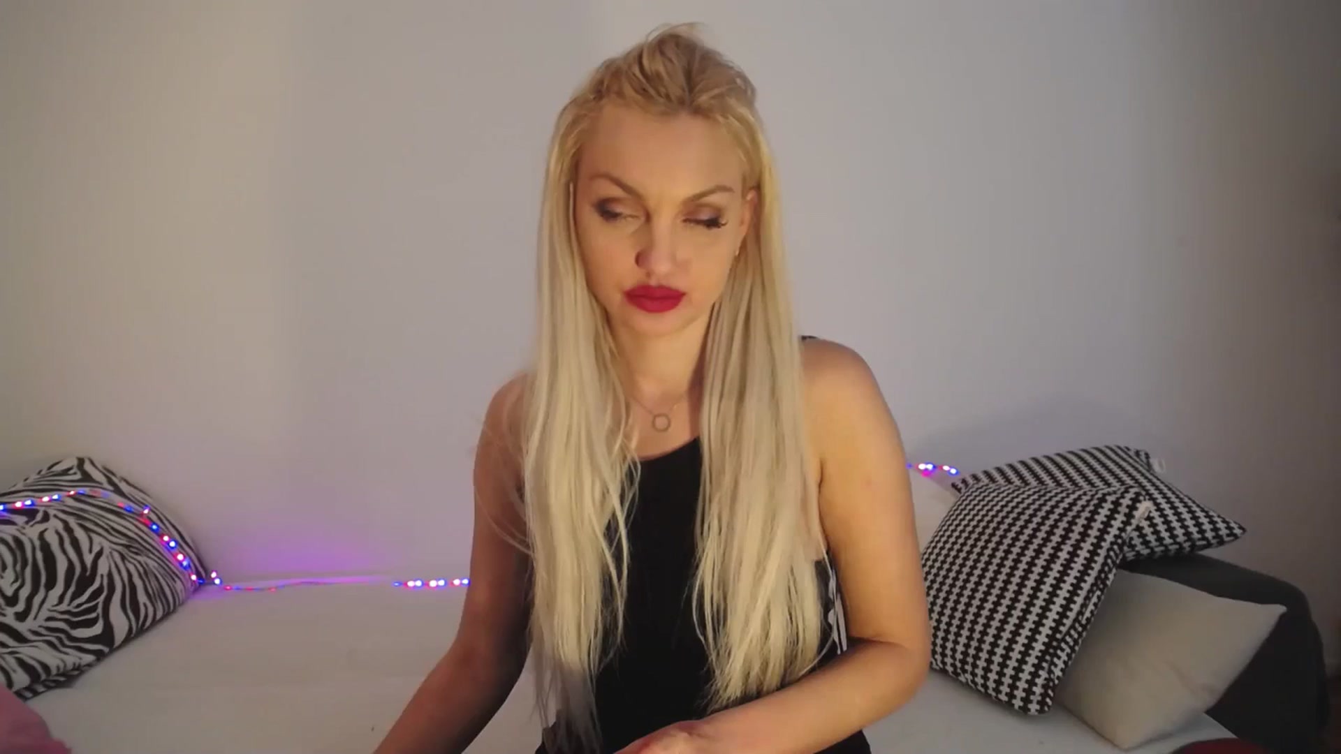 Gallery image thumbnail from AlissyaMay's myfreecams stream on, 06/09/2025, 09:38 image 6 of 20