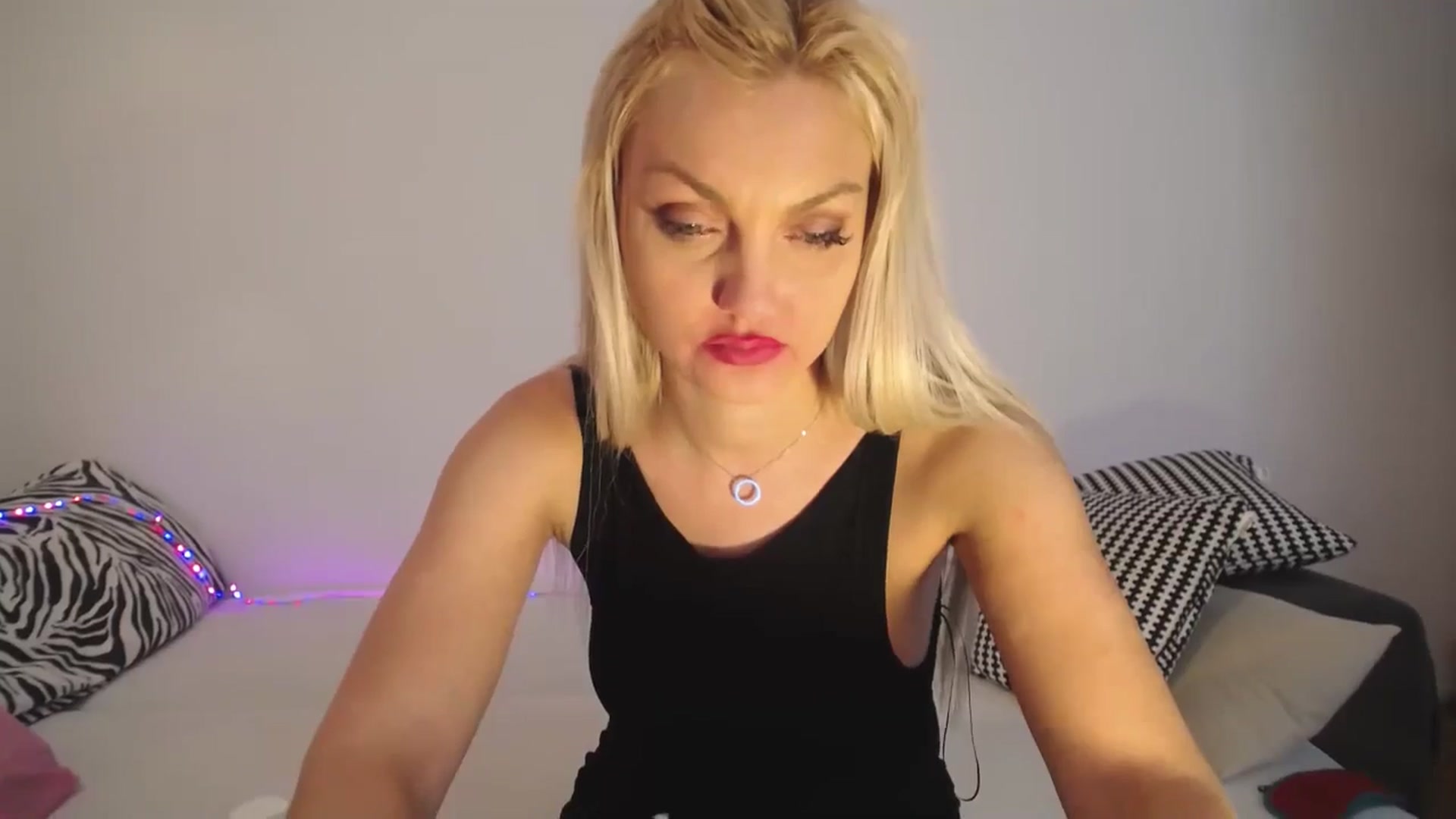 Gallery image thumbnail from AlissyaMay's myfreecams stream on, 06/09/2025, 09:38 image 19 of 20