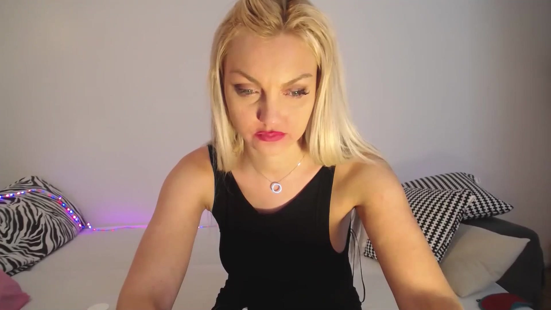 Gallery image thumbnail from AlissyaMay's myfreecams stream on, 06/09/2025, 09:38 image 18 of 20