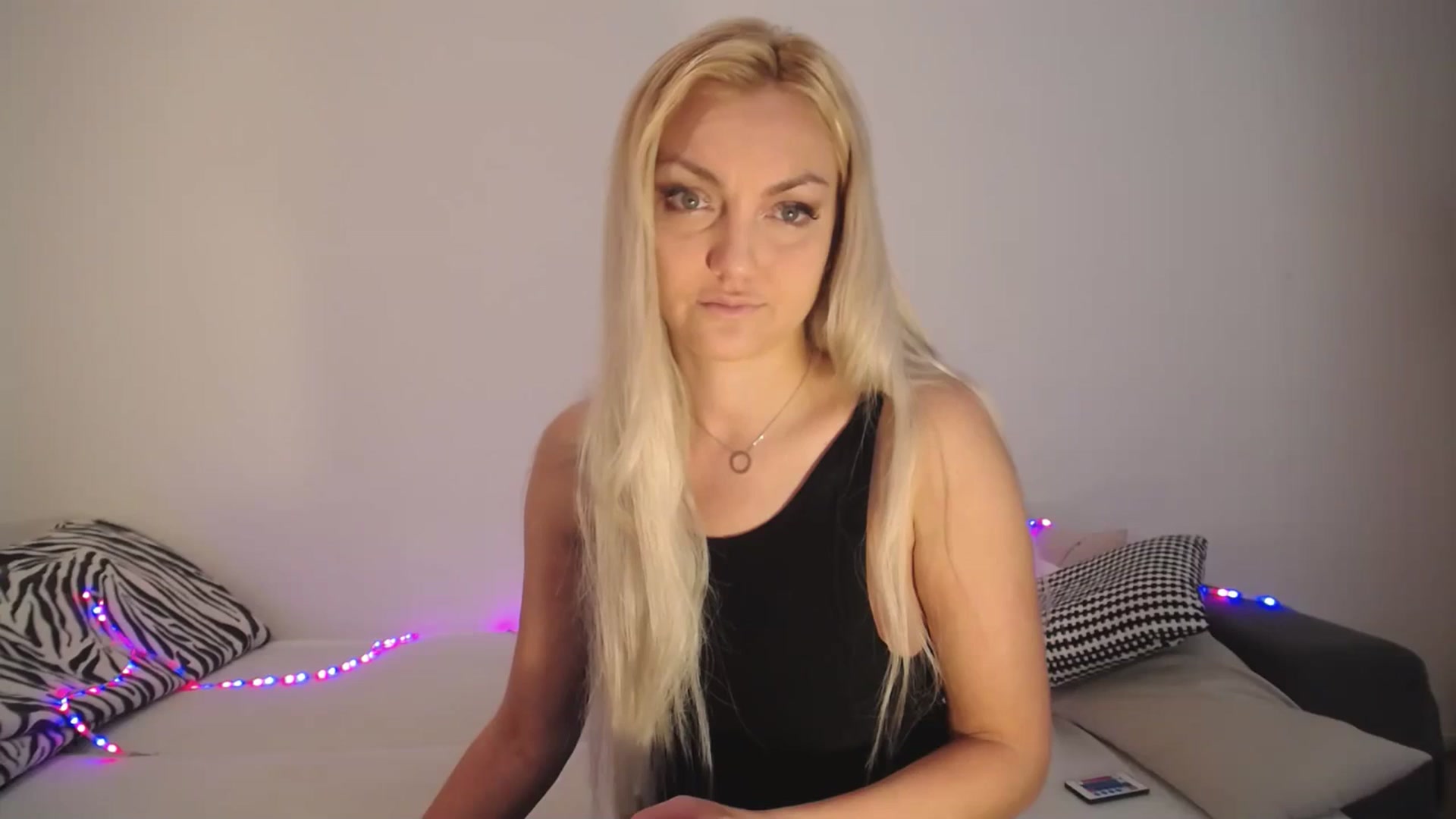Gallery image thumbnail from AlissyaMay's myfreecams stream on, 06/10/2025, 05:22 image 1 of 20
