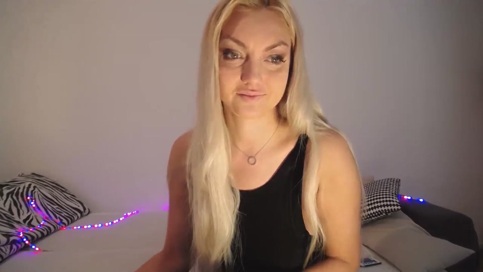 Gallery image thumbnail from AlissyaMay's myfreecams stream on, 06/10/2025, 05:22 image 2 of 20