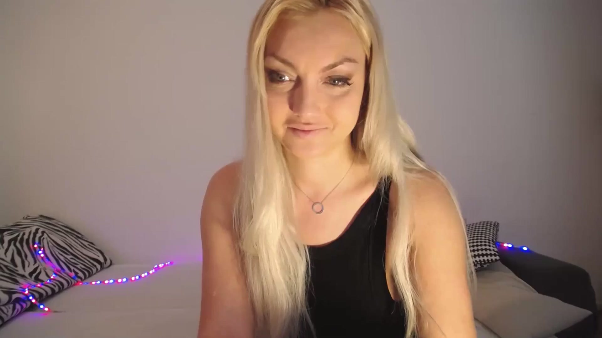 Gallery image thumbnail from AlissyaMay's myfreecams stream on, 06/10/2025, 05:22 image 3 of 20