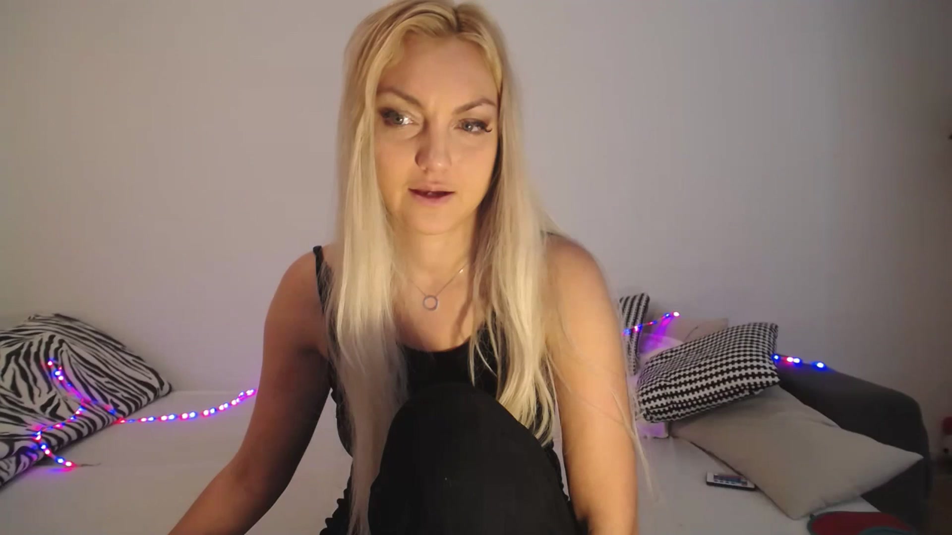 Gallery image thumbnail from AlissyaMay's myfreecams stream on, 06/10/2025, 06:26 image 14 of 20