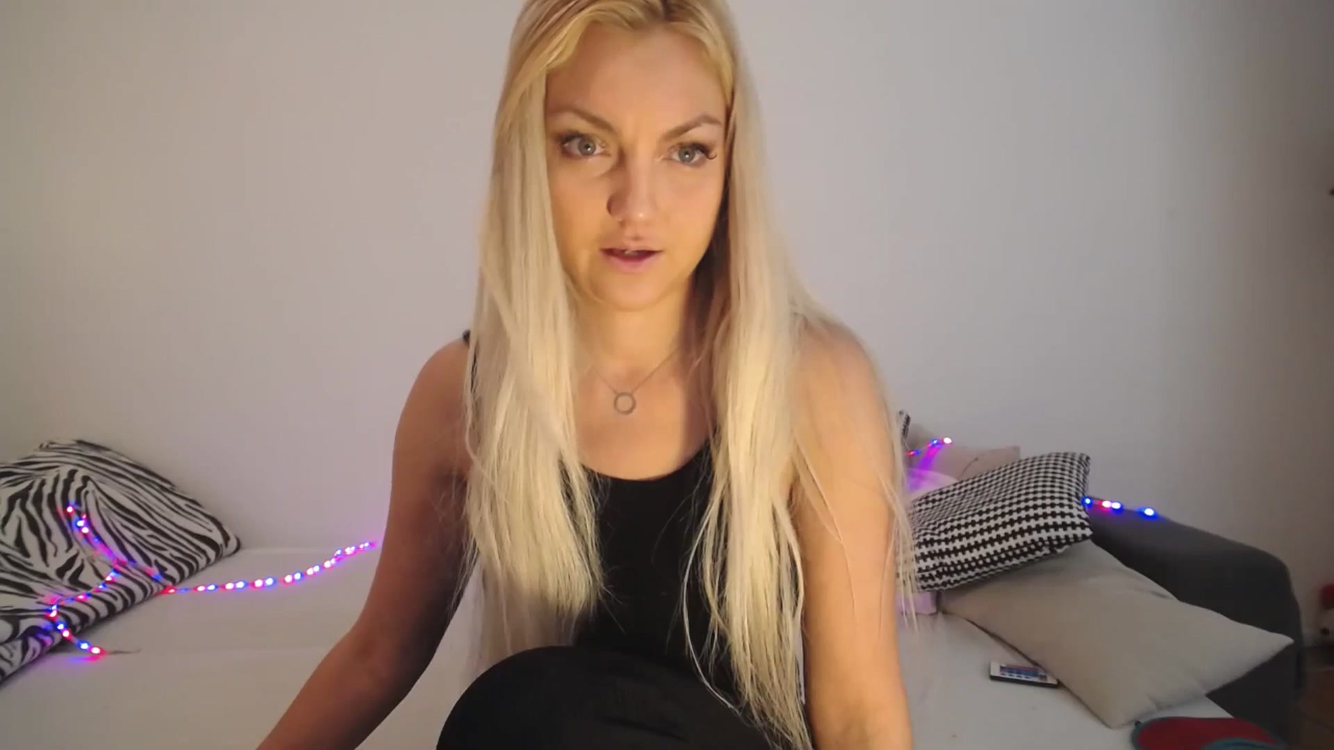 Gallery image thumbnail from AlissyaMay's myfreecams stream on, 06/10/2025, 06:26 image 9 of 20