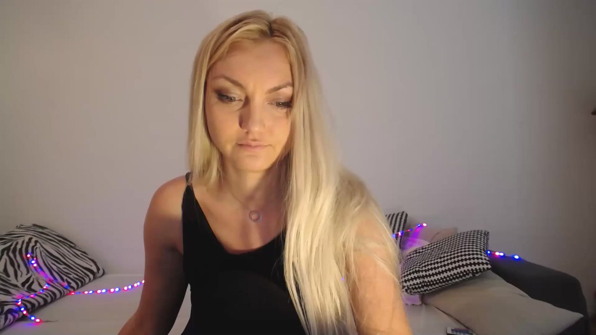 Gallery image thumbnail from AlissyaMay's myfreecams stream on, 06/10/2025, 06:26 image 1 of 20