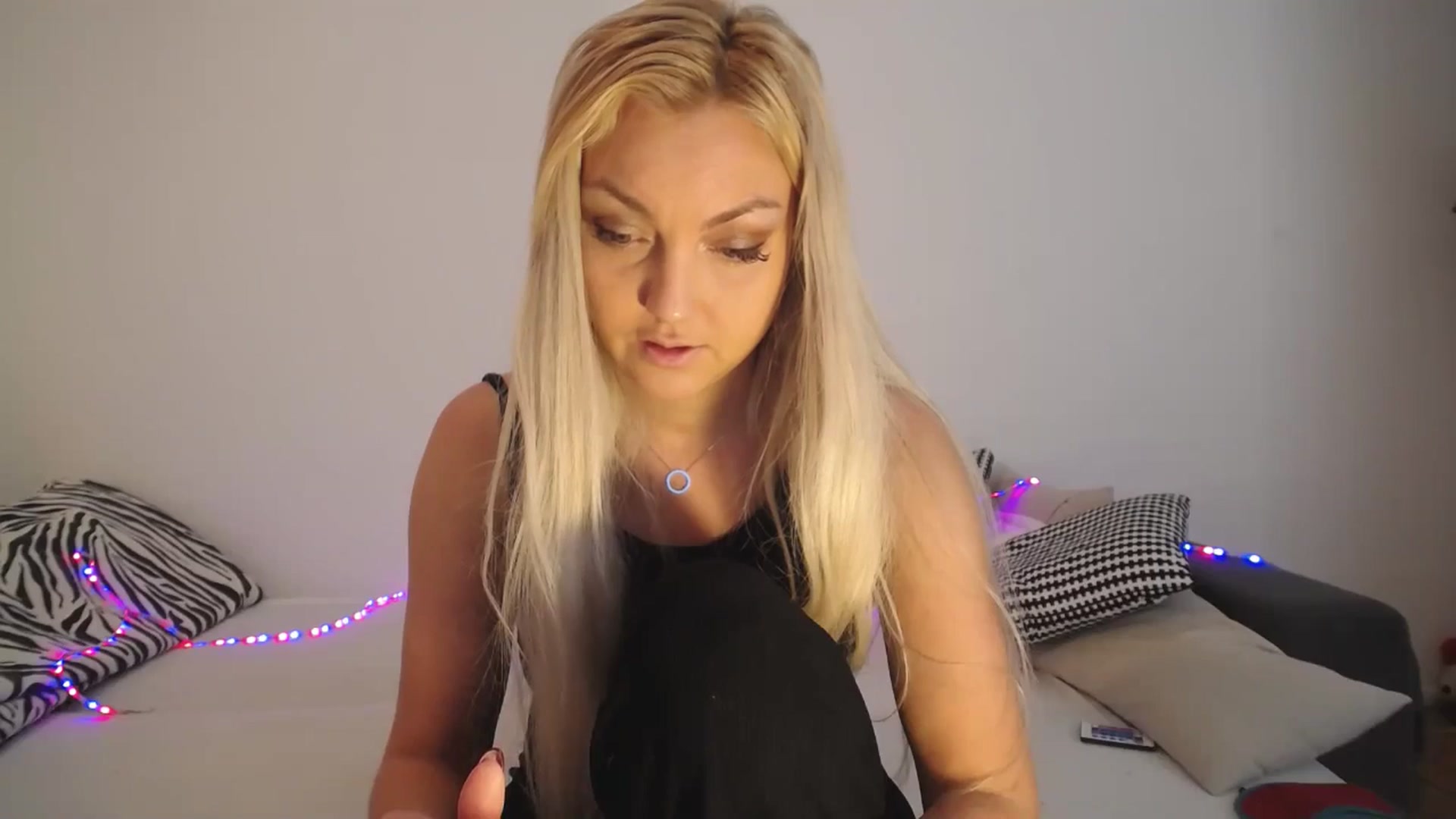 Gallery image thumbnail from AlissyaMay's myfreecams stream on, 06/10/2025, 06:26 image 11 of 20