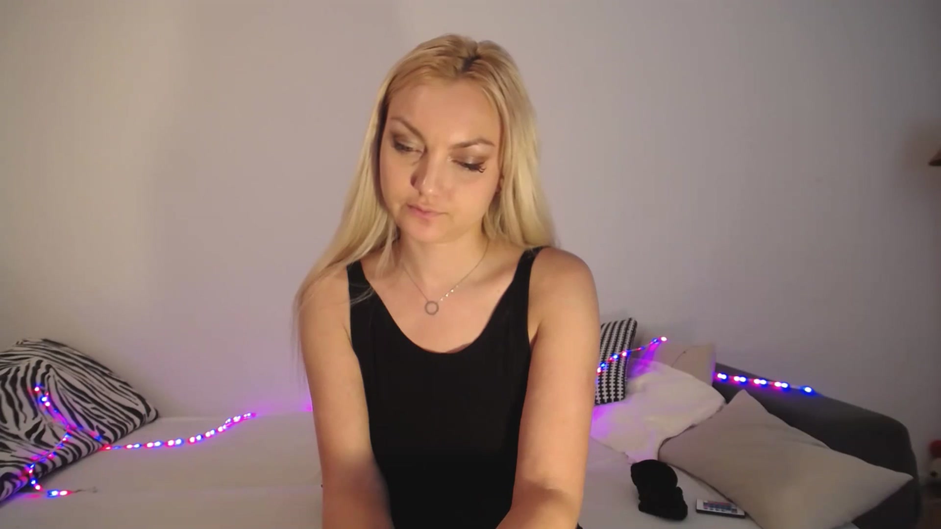 Gallery image thumbnail from AlissyaMay's myfreecams stream on, 06/10/2025, 08:52 image 16 of 20